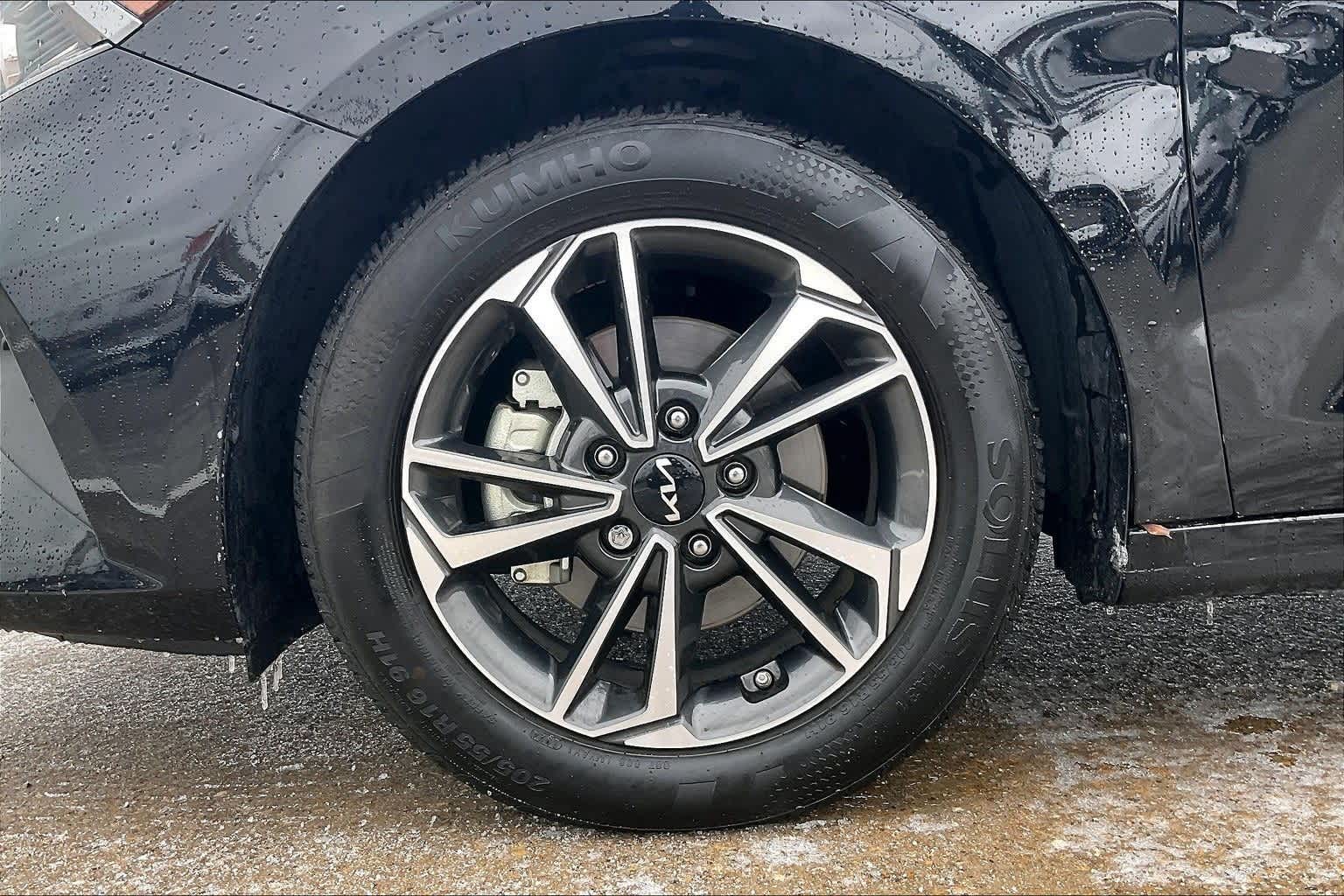 Thumbnail: 2024 Kia Forte - 7