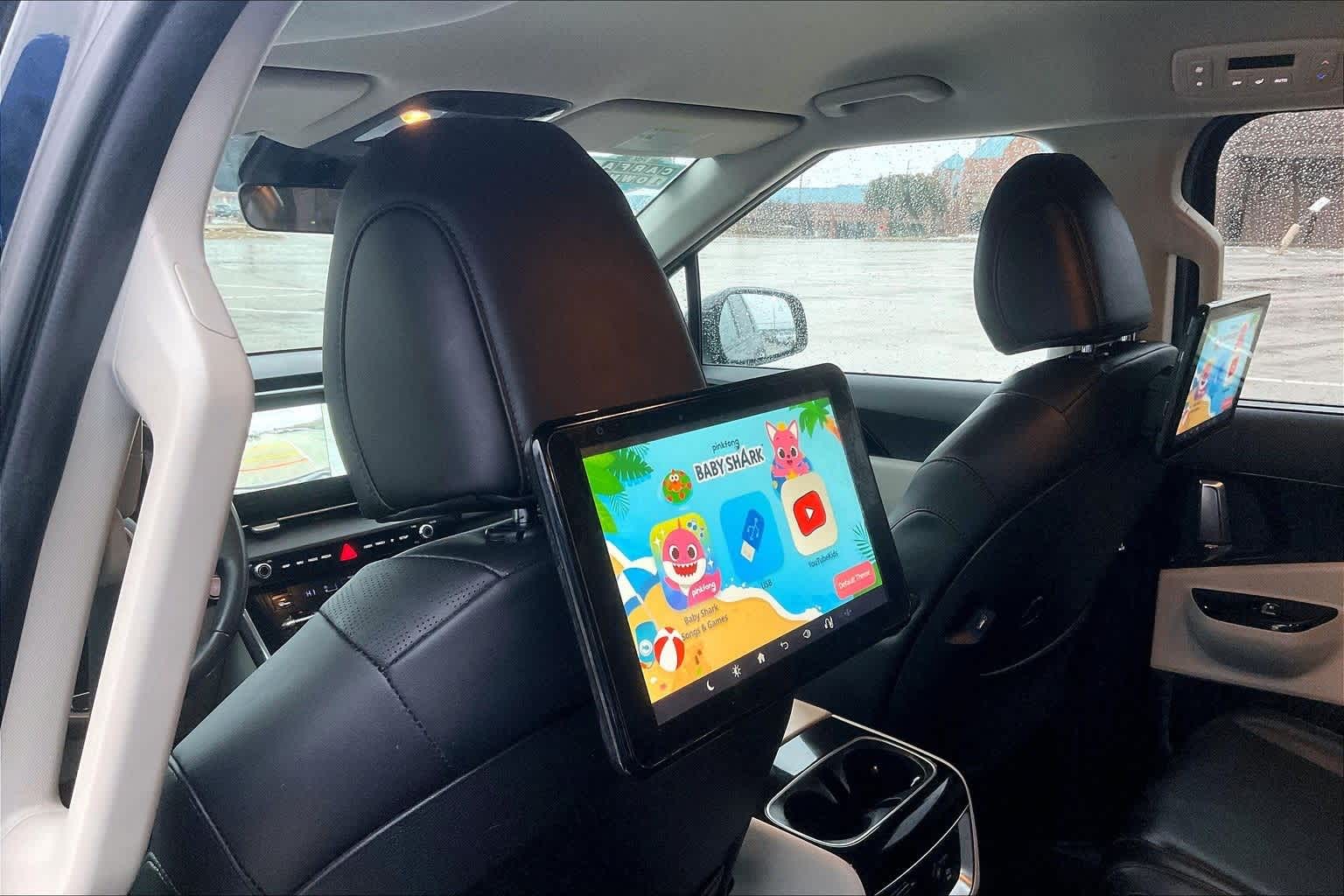 Thumbnail: 2022 Kia Carnival - 11