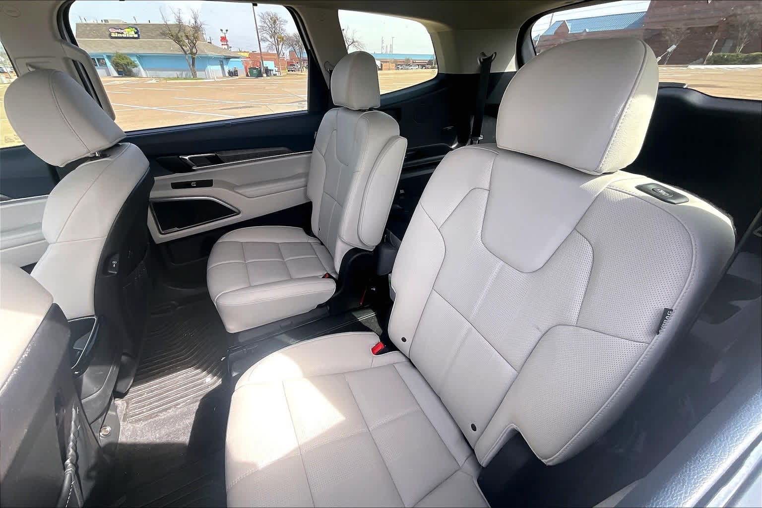 Thumbnail: 2025 Kia Telluride - 28