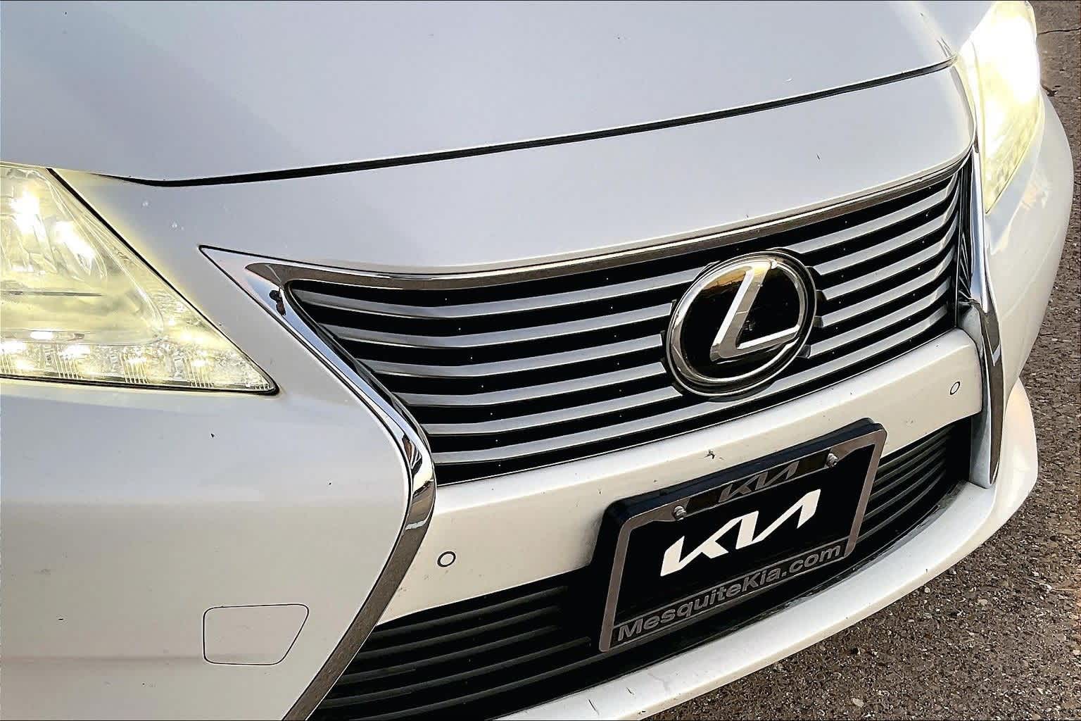 Thumbnail: 2013 Lexus ES - 33