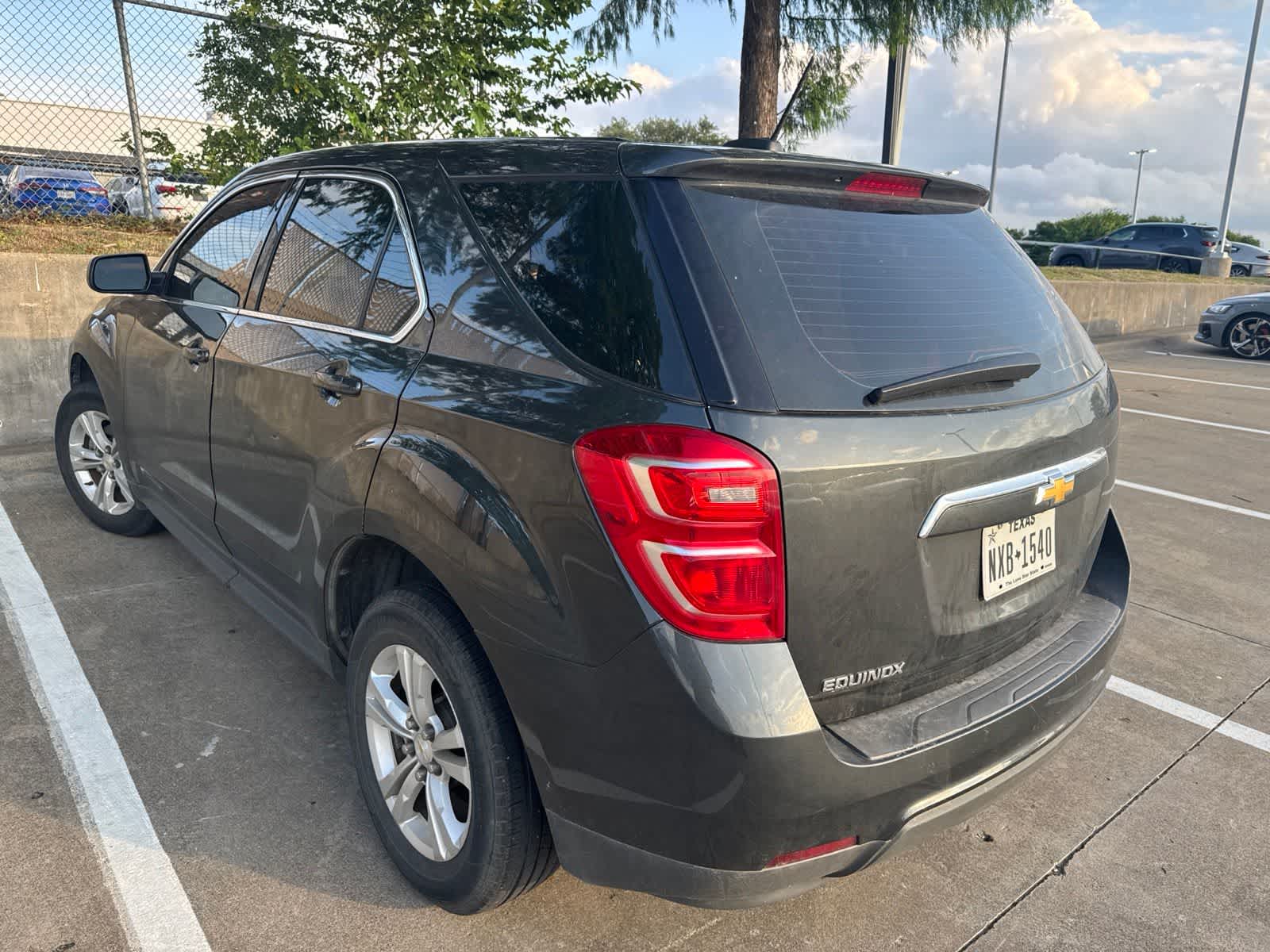 Thumbnail: 2017 Chevrolet Equinox - 3