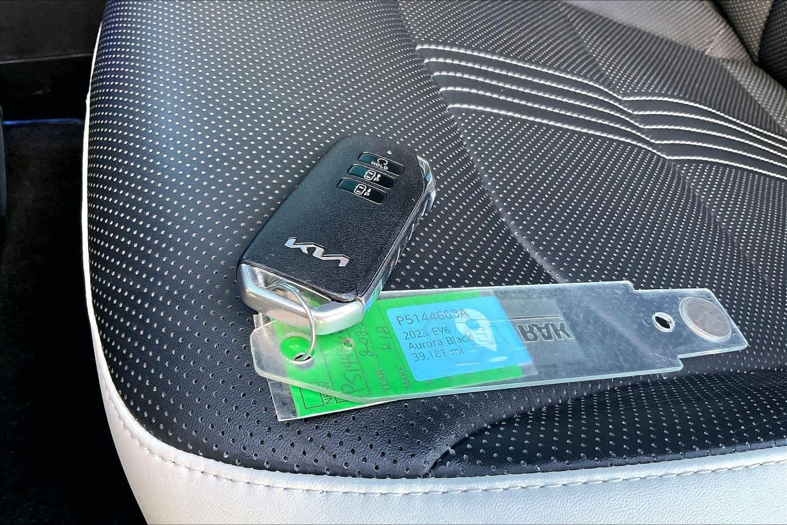 Thumbnail: 2023 Kia EV6 - 19