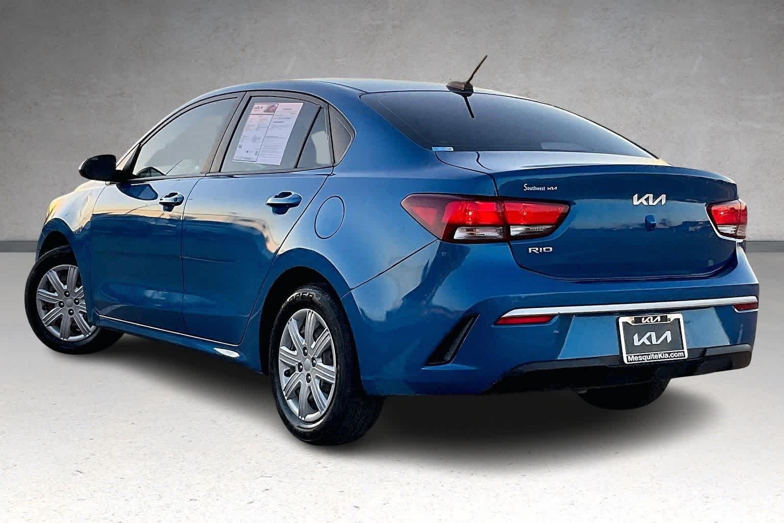 Thumbnail: 2022 Kia Rio - 4