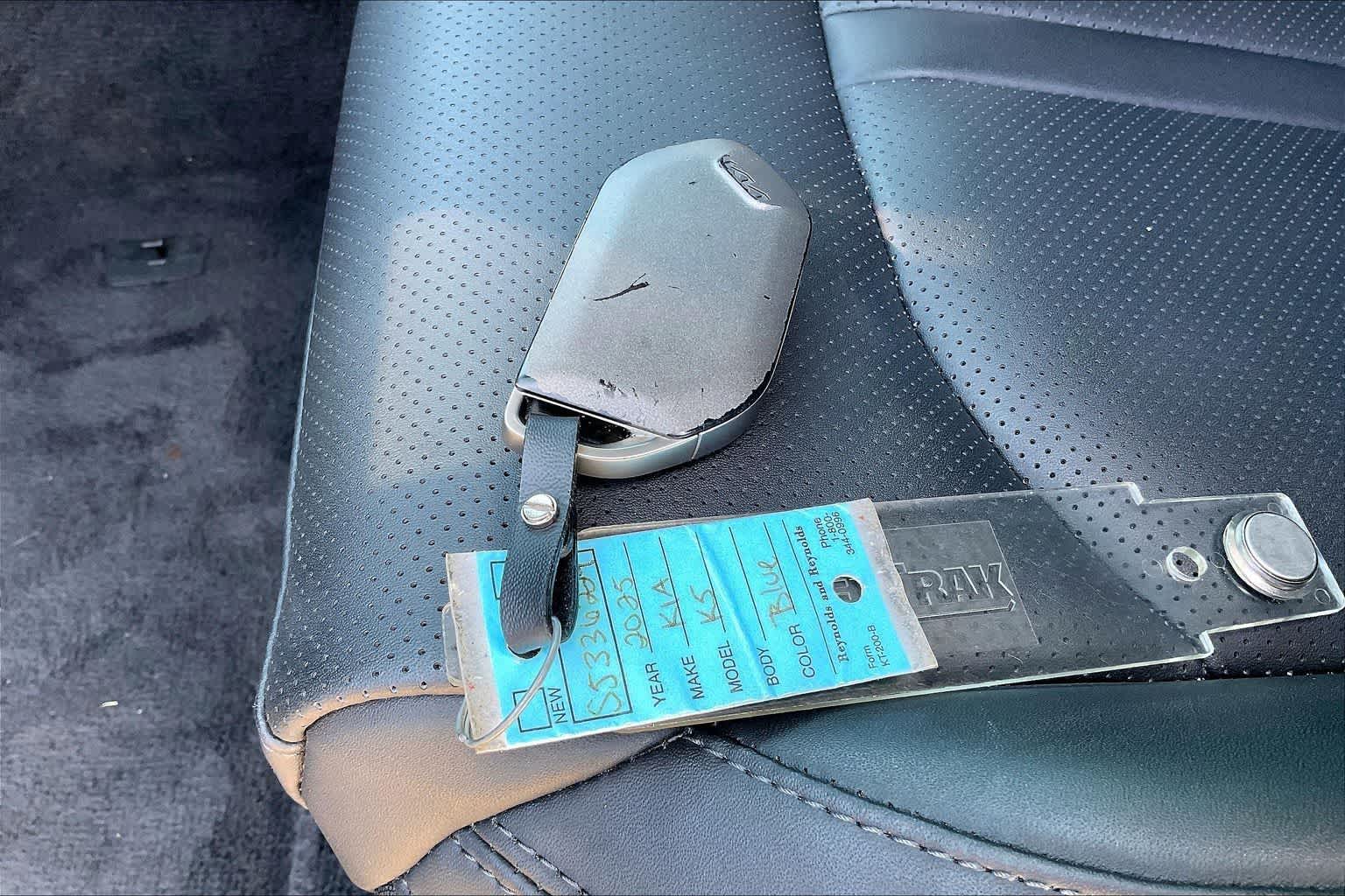 2025 Kia K5 EX - Photo 18