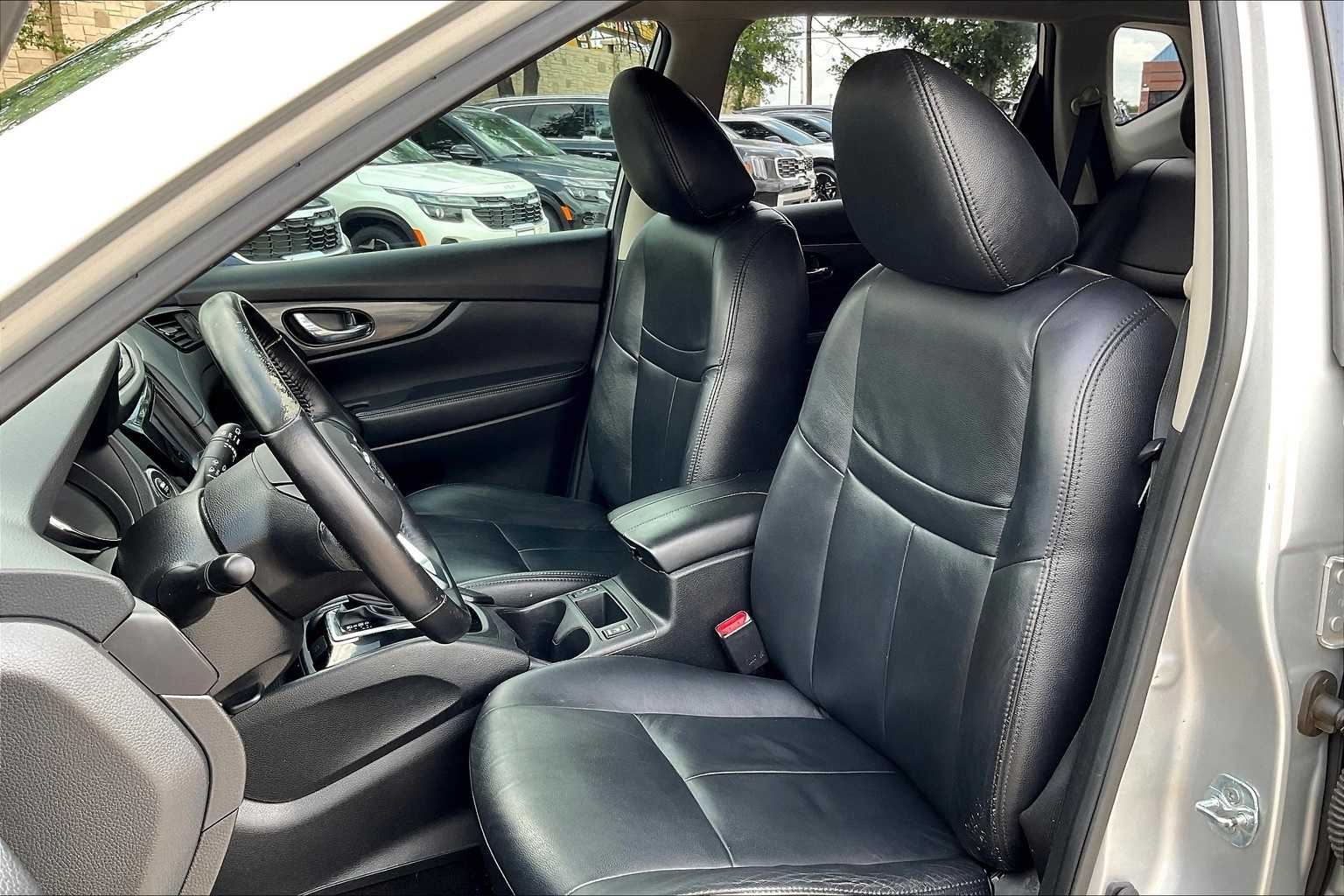 Thumbnail: 2017 Nissan Rogue - 11