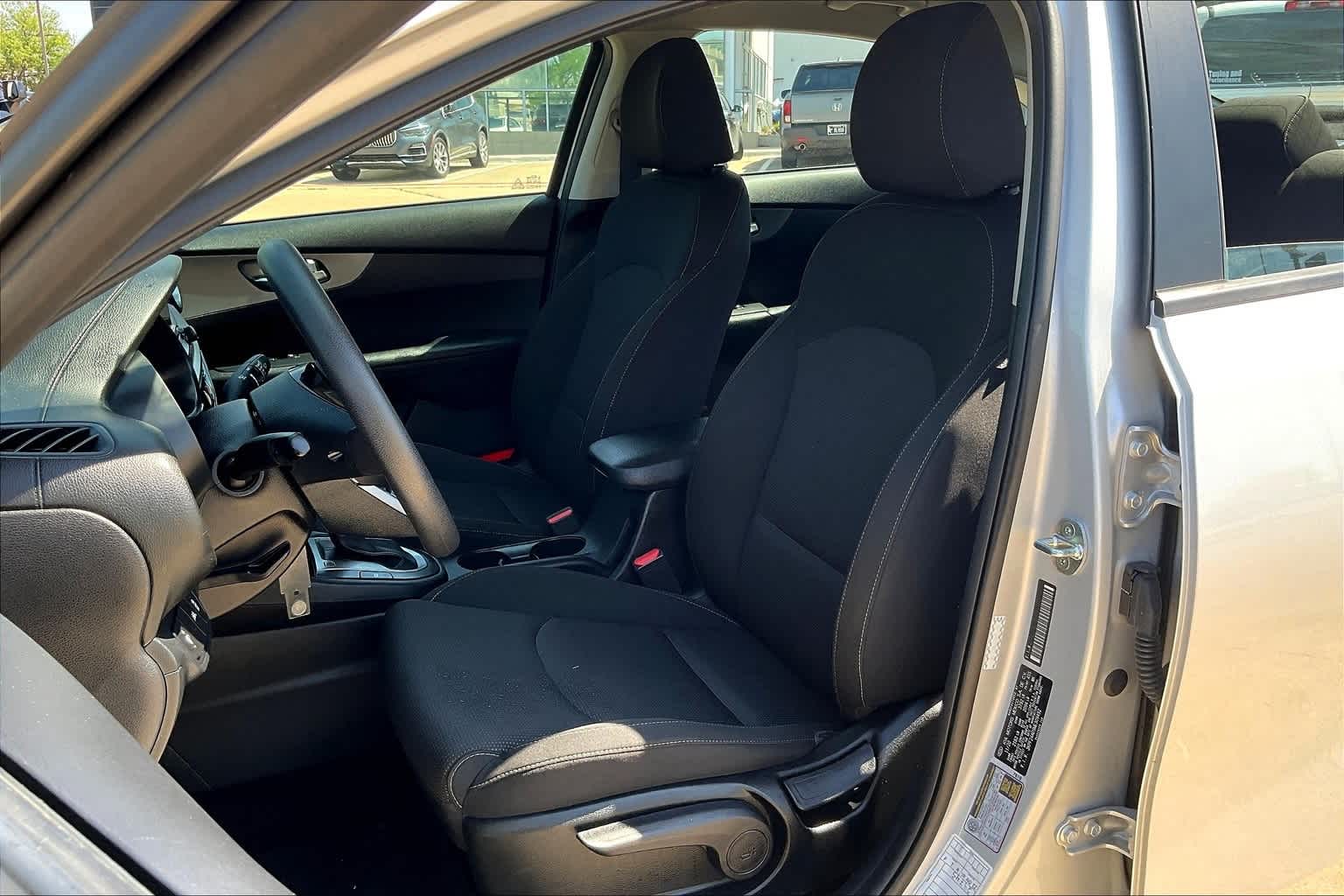 Thumbnail: 2021 Kia Forte - 11