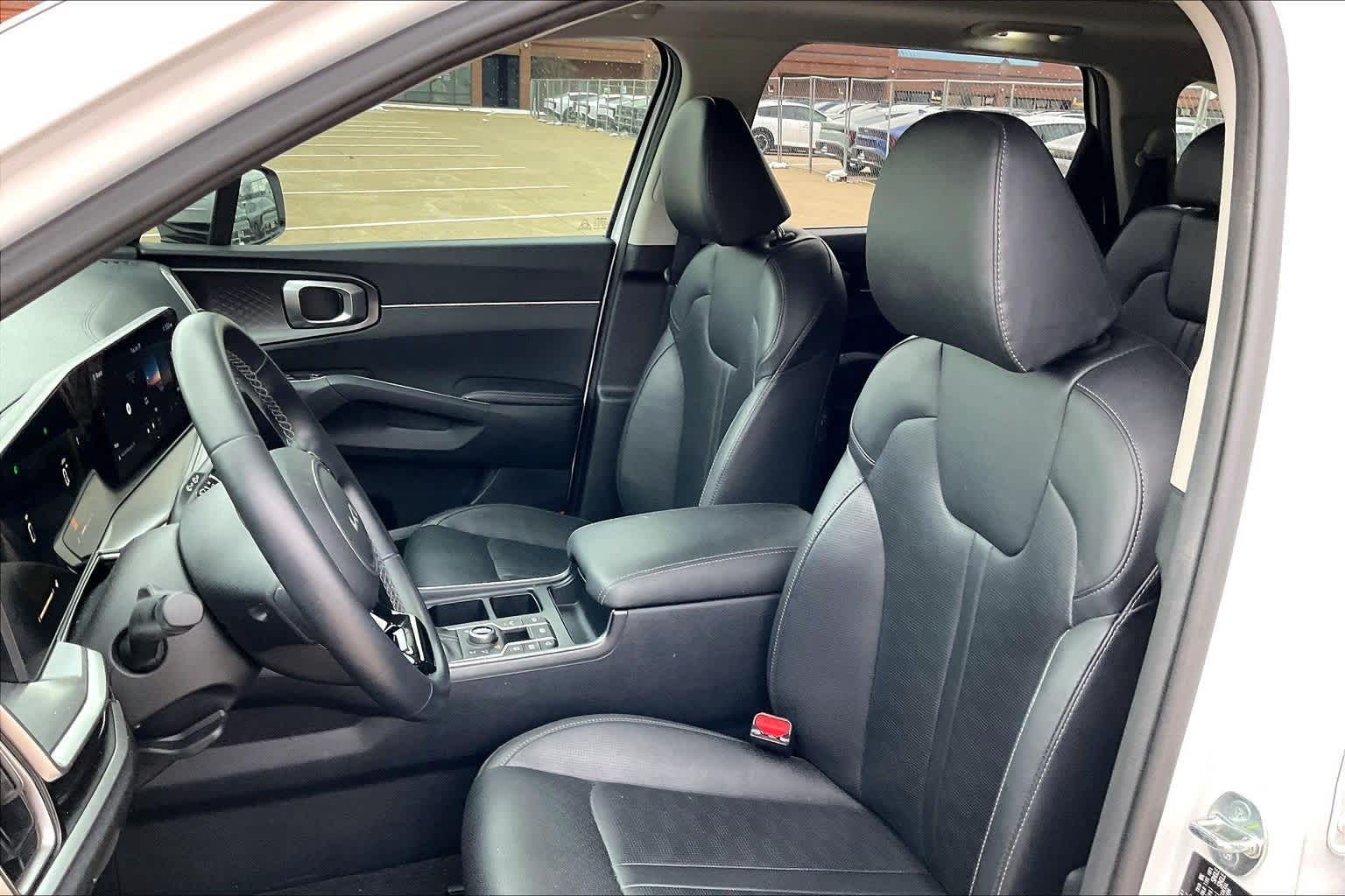 Thumbnail: 2024 Kia Sorento - 10