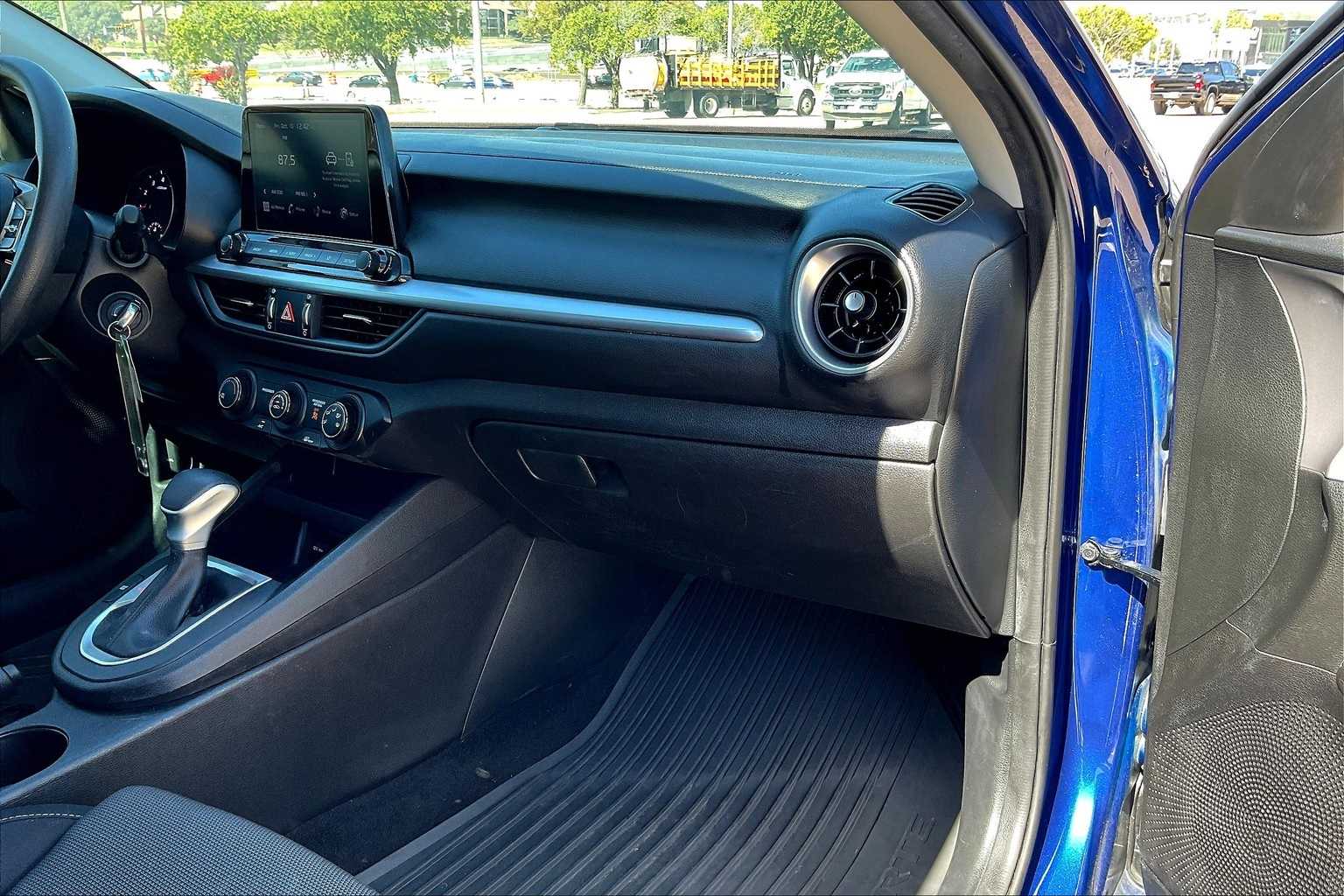 Thumbnail: 2023 Kia Forte - 22