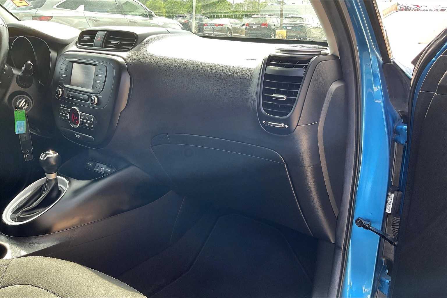 Thumbnail: 2017 Kia Soul - 22
