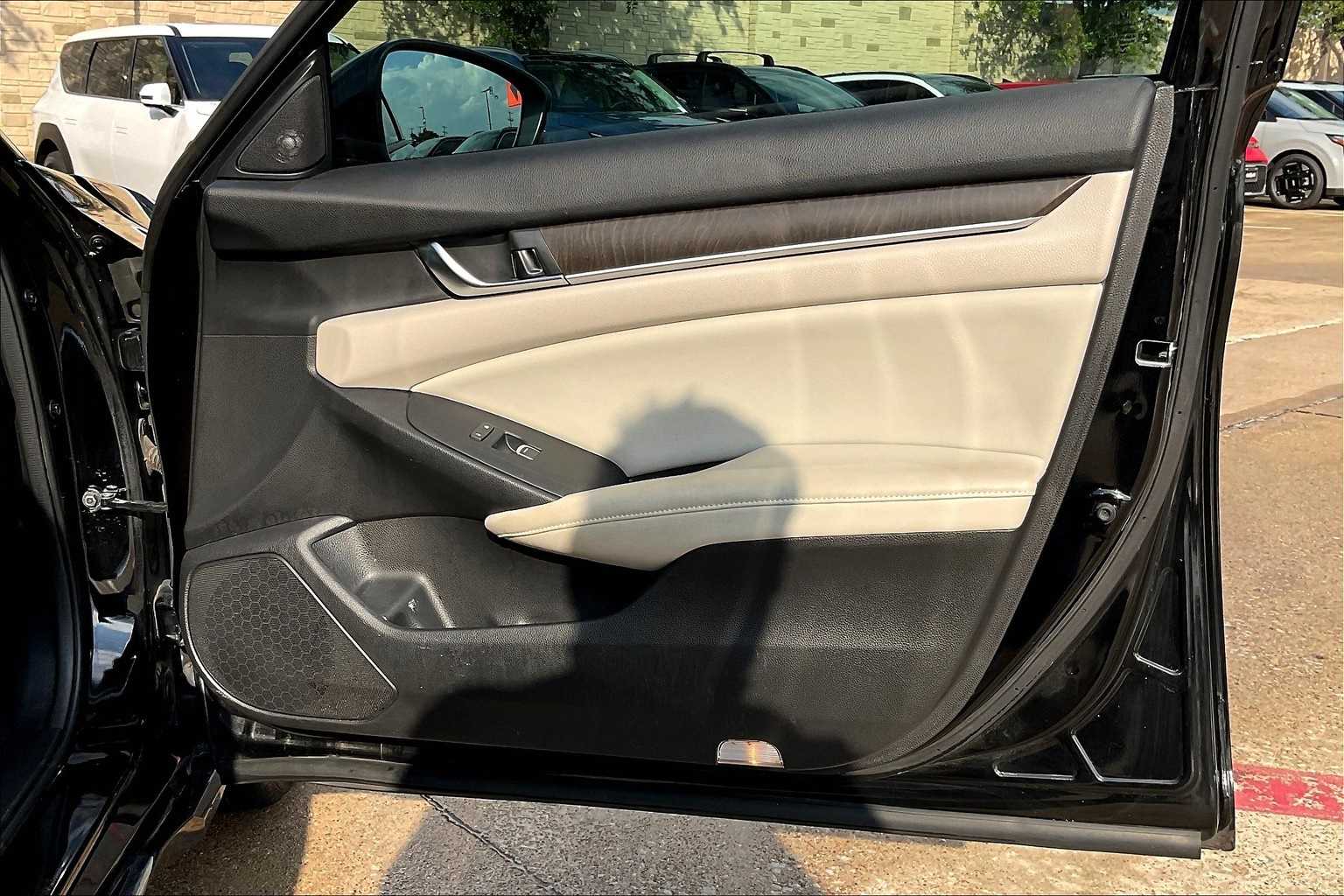 Thumbnail: 2018 Honda Accord - 27