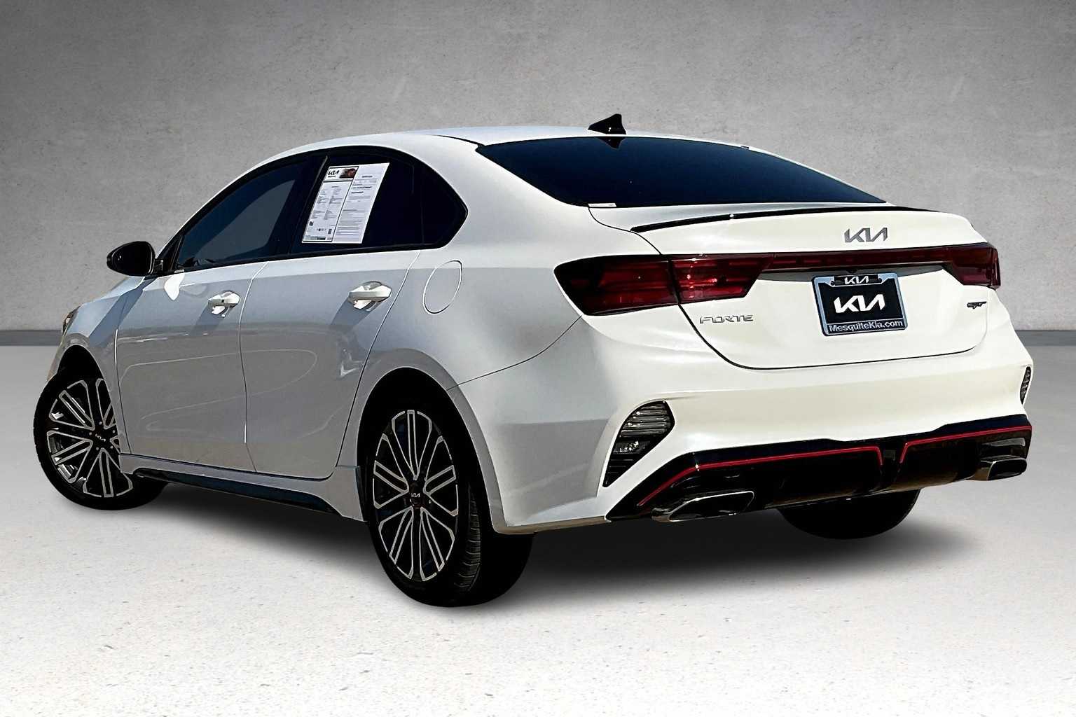 2023 Kia Forte GT photo 4