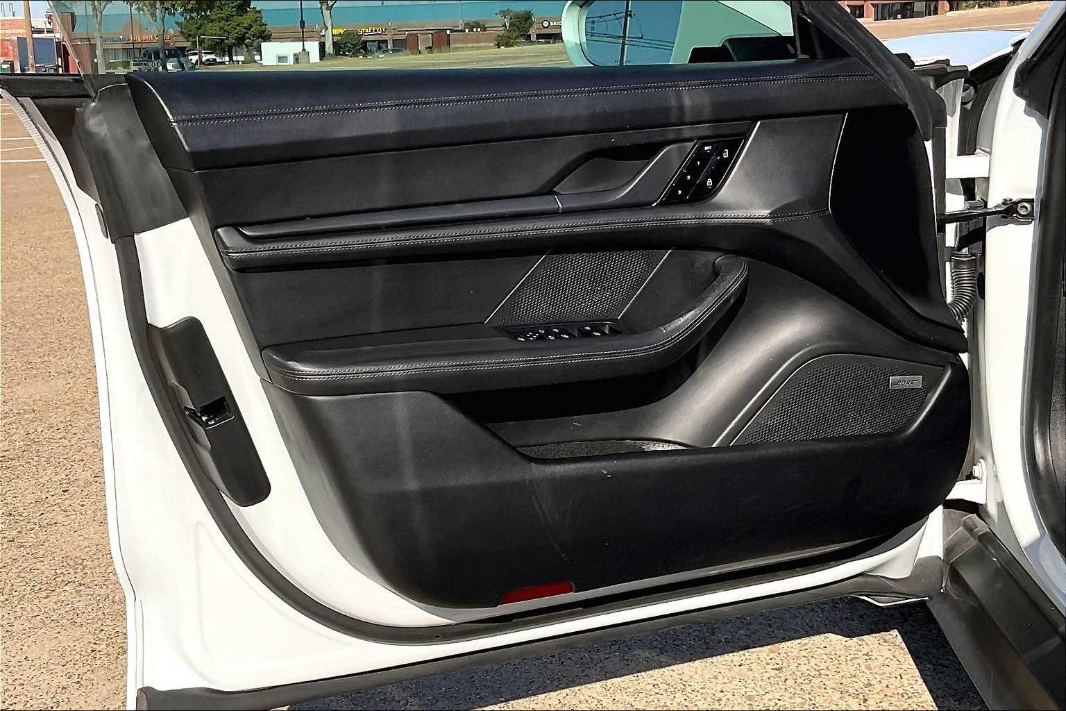 Thumbnail: 2020 Porsche Taycan - 26