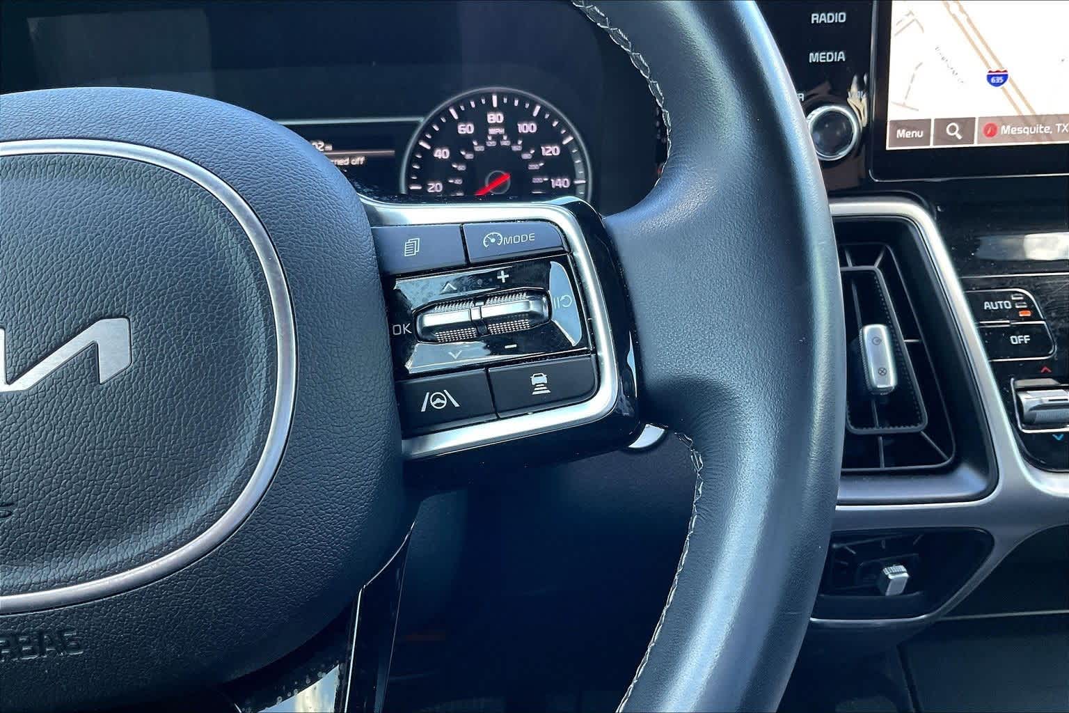 Thumbnail: 2022 Kia Sorento - 24