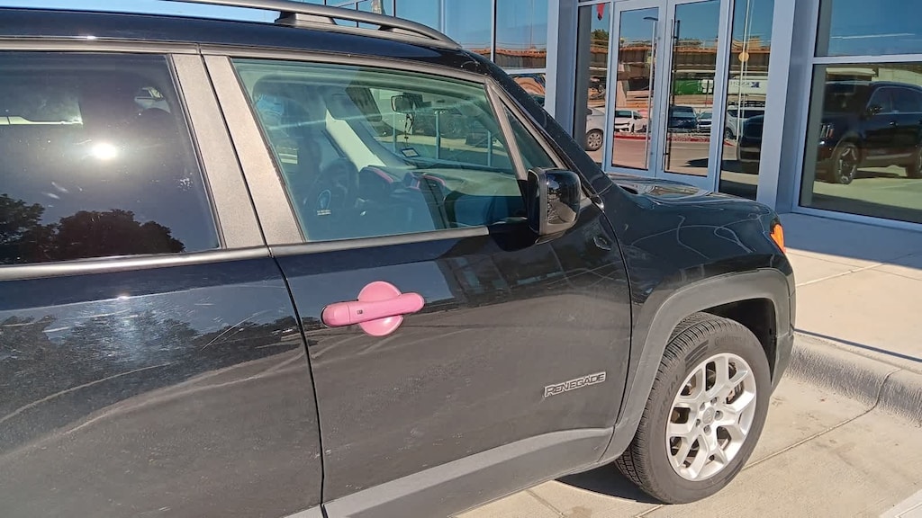 Used 2018 Jeep Renegade Latitude FWD SUV