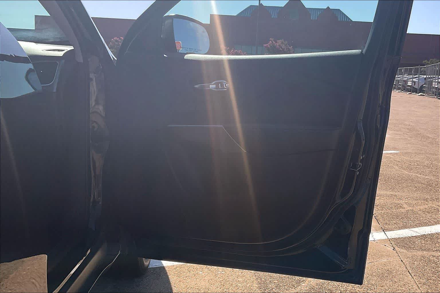 Thumbnail: 2019 Jeep Cherokee - 26