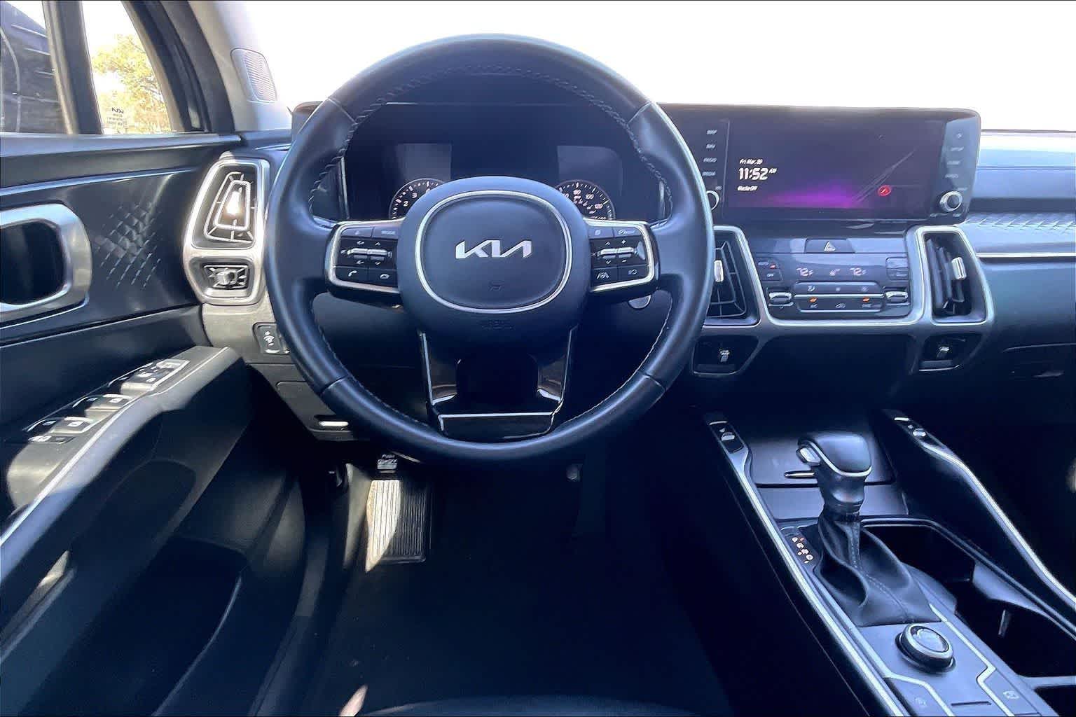 Thumbnail: 2023 Kia Sorento - 13