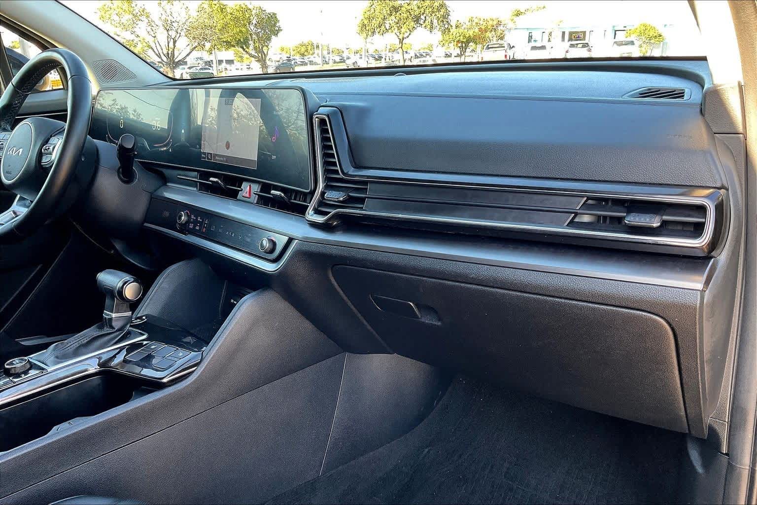 Thumbnail: 2023 Kia Sportage - 22