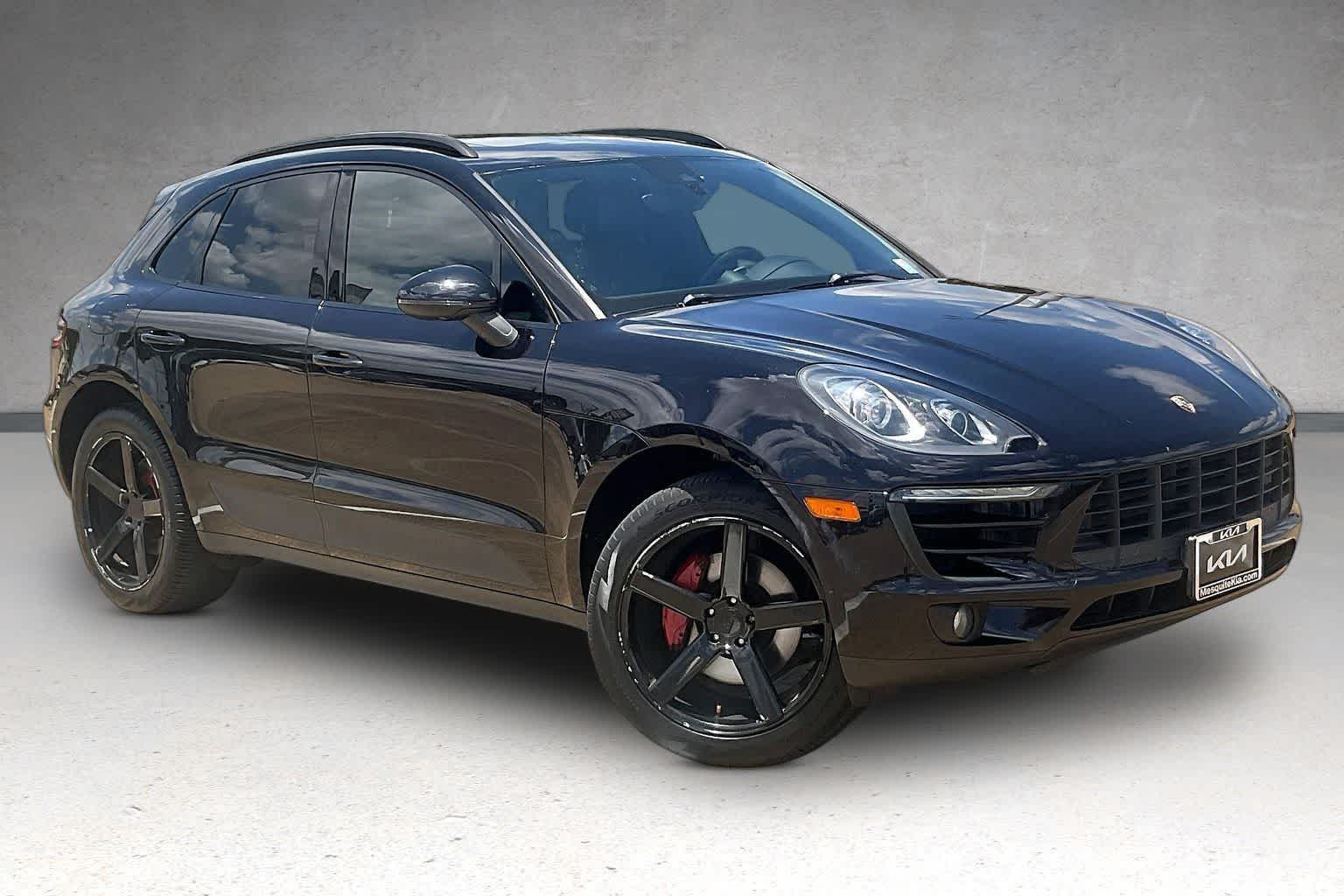 Thumbnail: 2017 Porsche Macan - 18