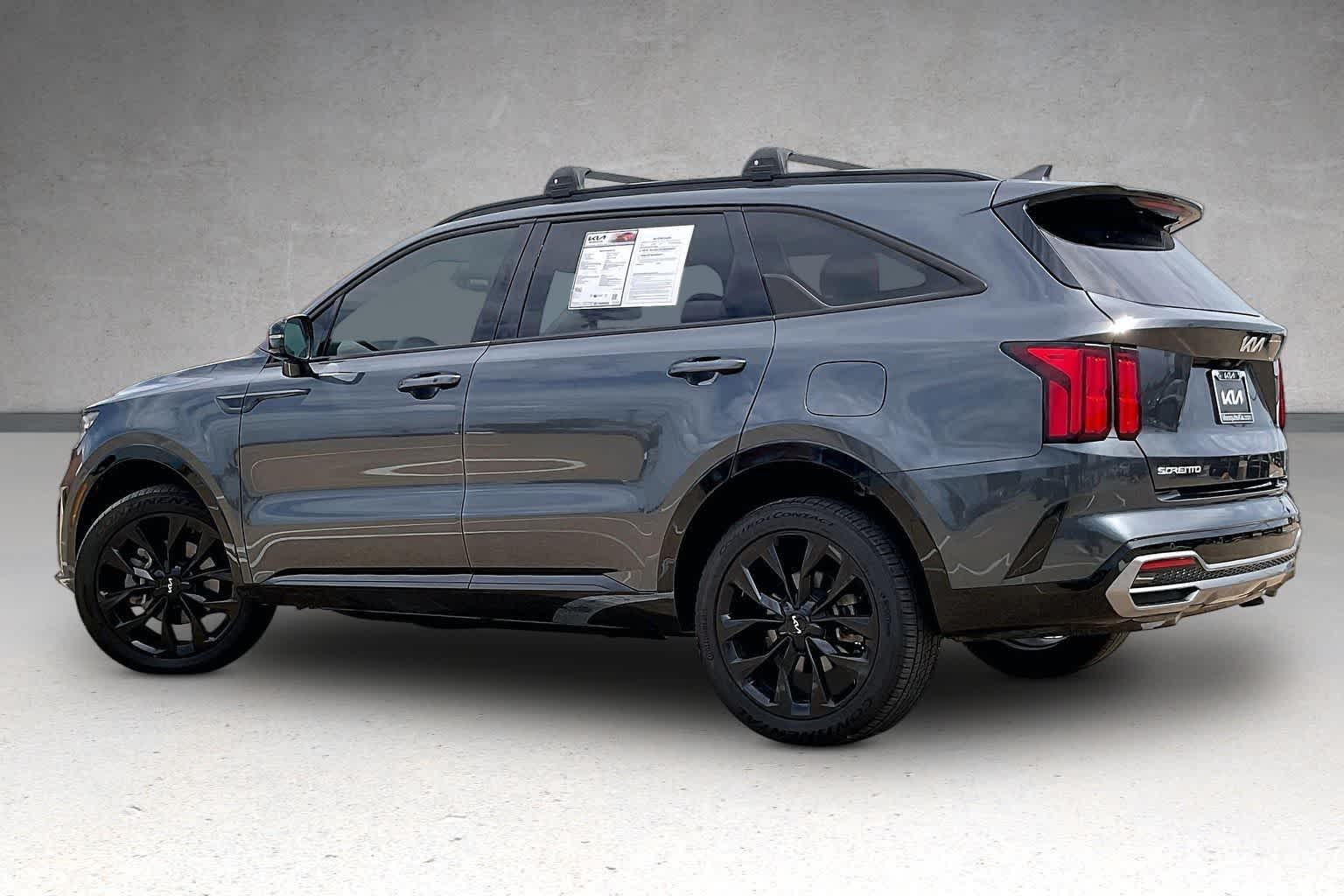 Thumbnail: 2023 Kia Sorento - 4