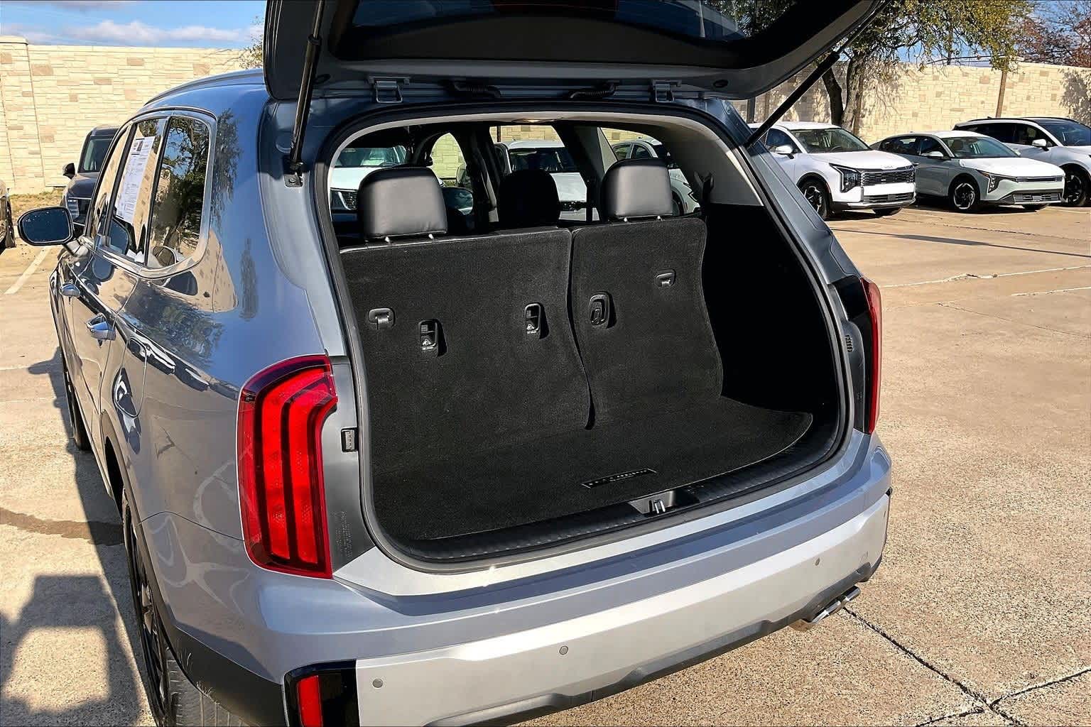 Thumbnail: 2023 Kia Telluride - 17