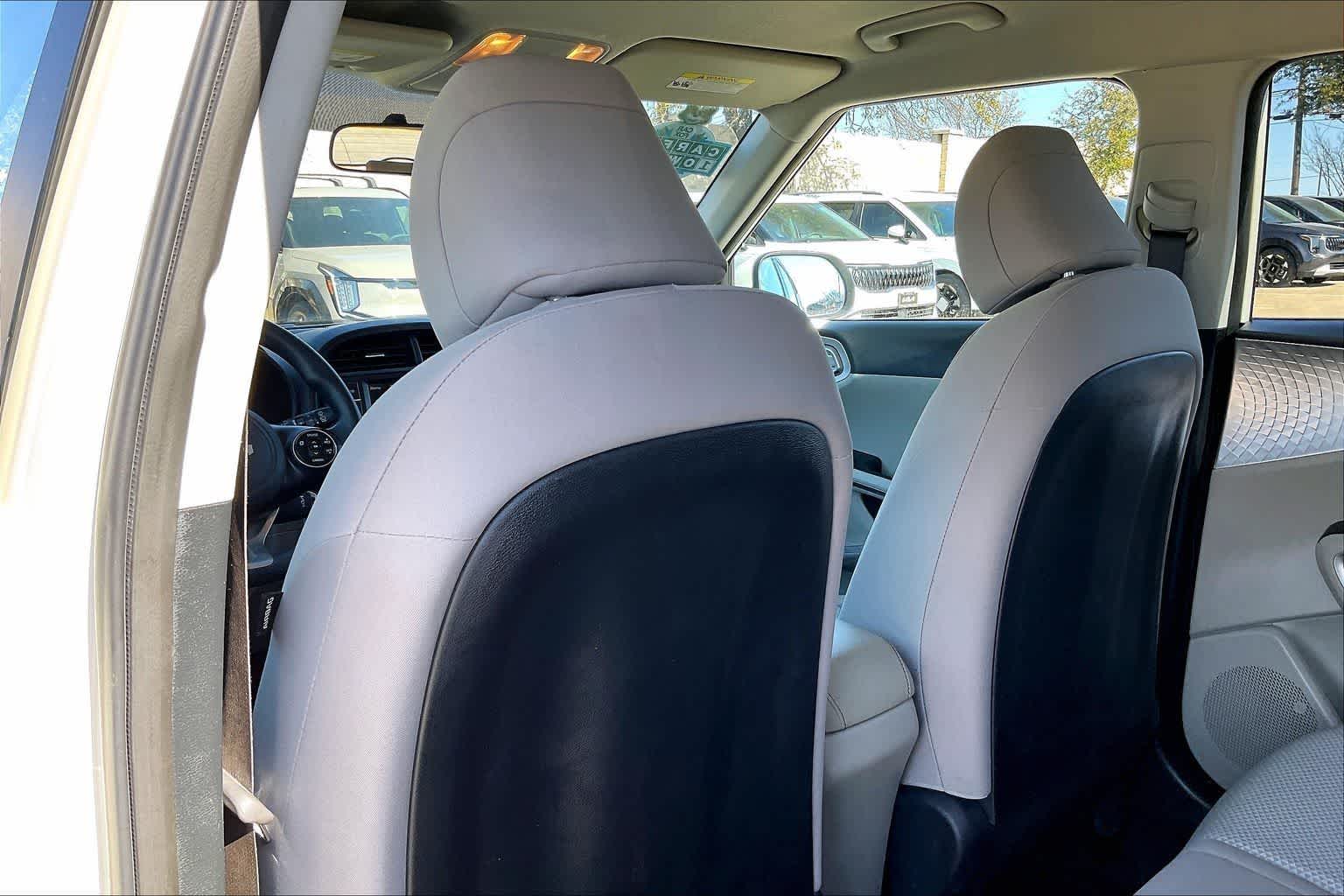 Thumbnail: 2022 Kia Soul - 11