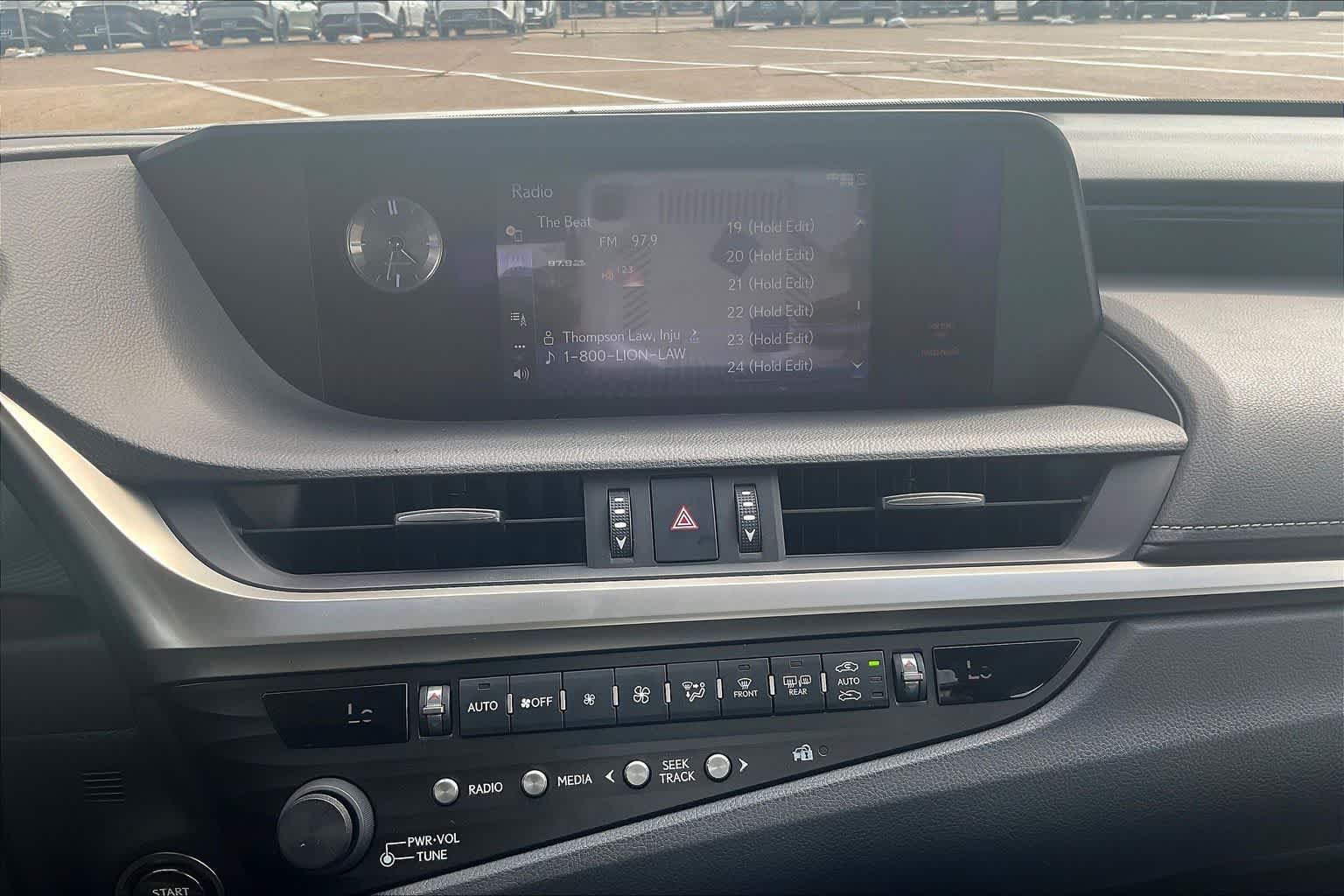 Thumbnail: 2020 Lexus ES - 15