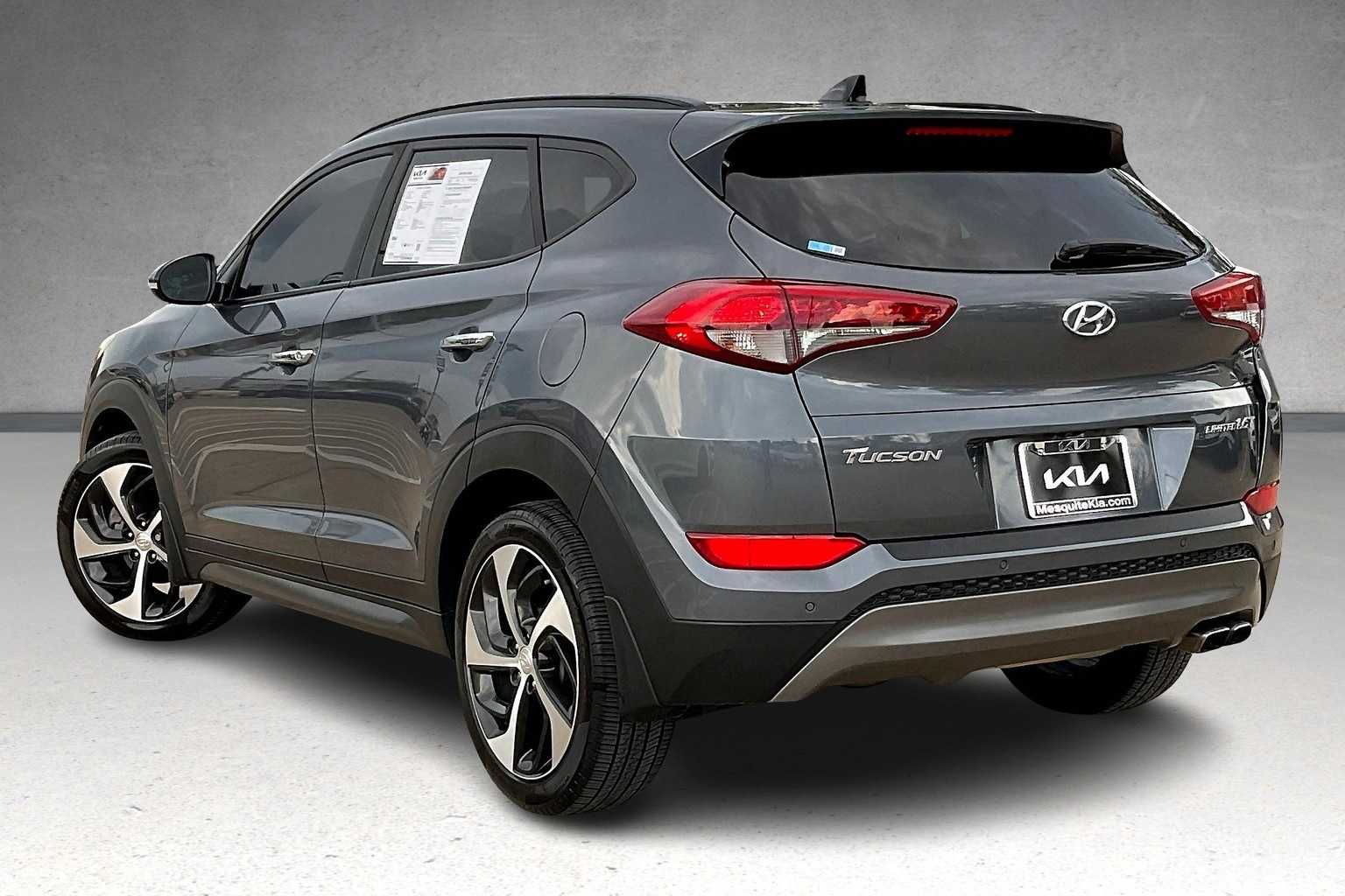 Thumbnail: 2016 Hyundai Tucson - 4