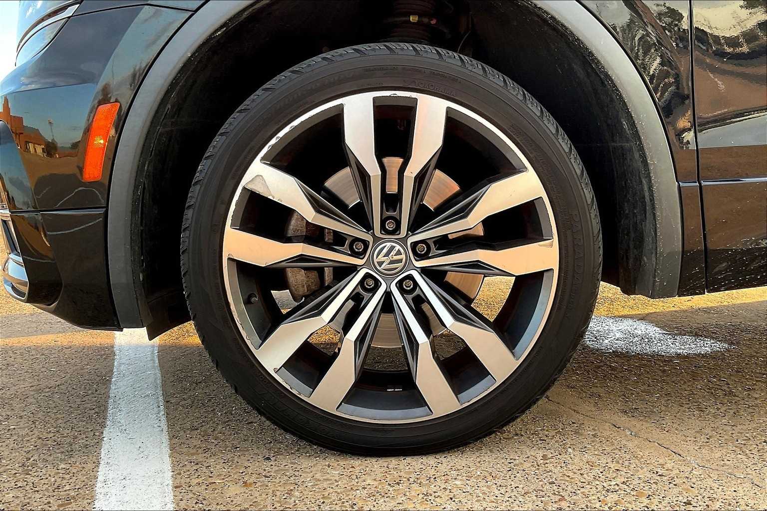 Thumbnail: 2020 Volkswagen Tiguan - 8