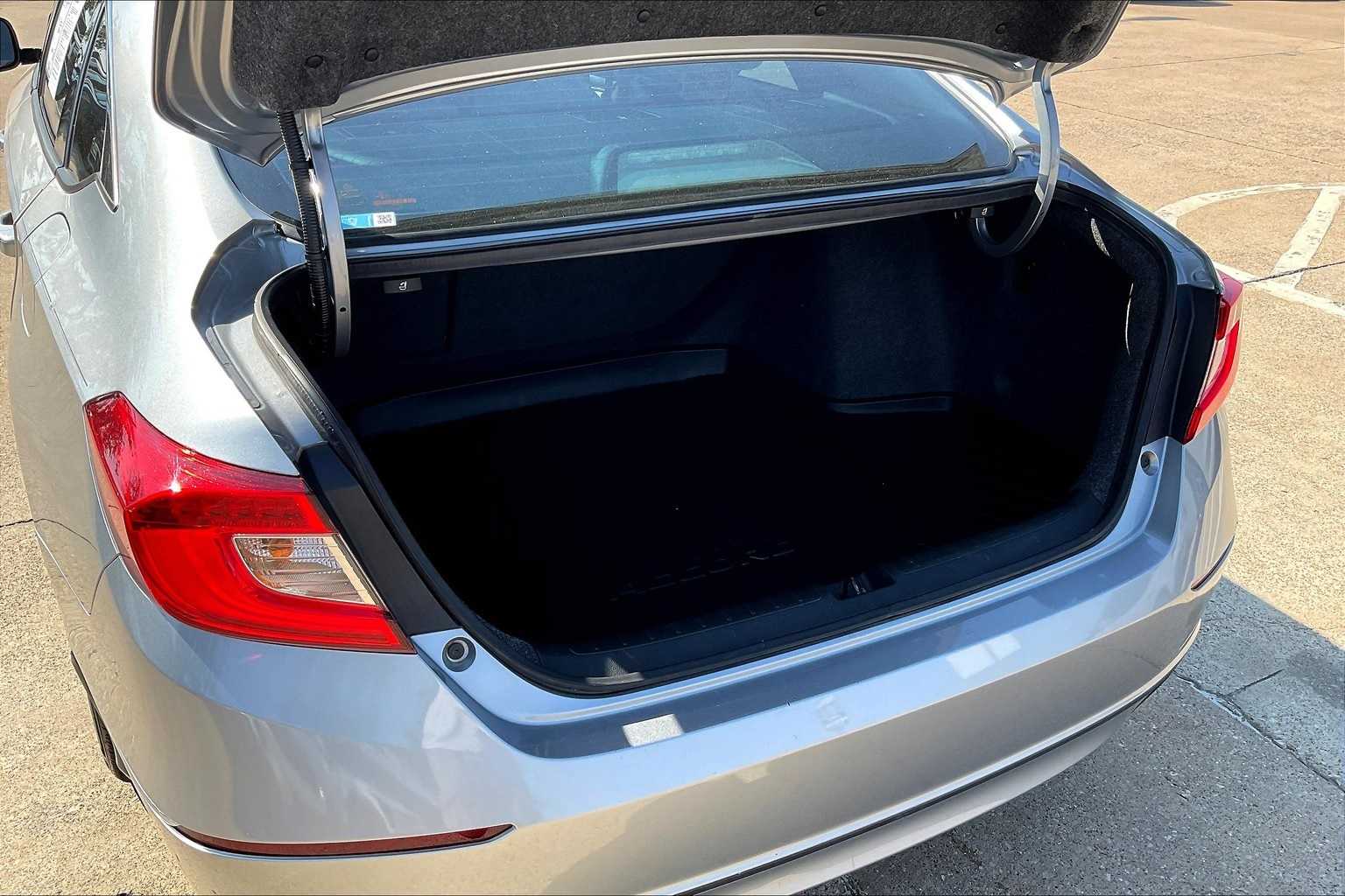 Thumbnail: 2019 Honda Accord - 18