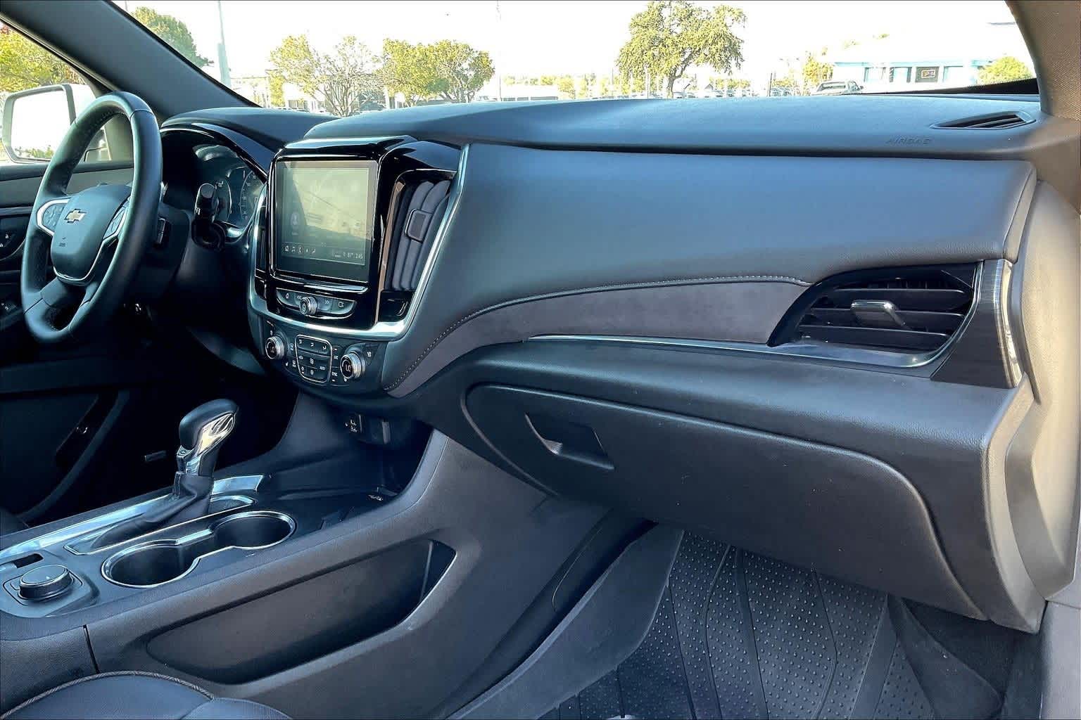 Thumbnail: 2023 Chevrolet Traverse - 23