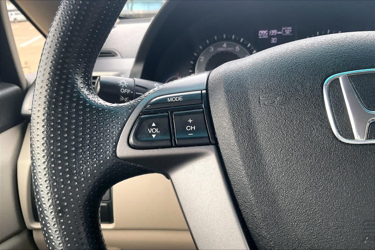 Thumbnail: 2011 Honda Odyssey - 23