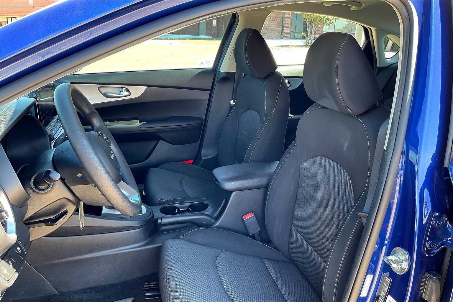 Thumbnail: 2023 Kia Forte - 10