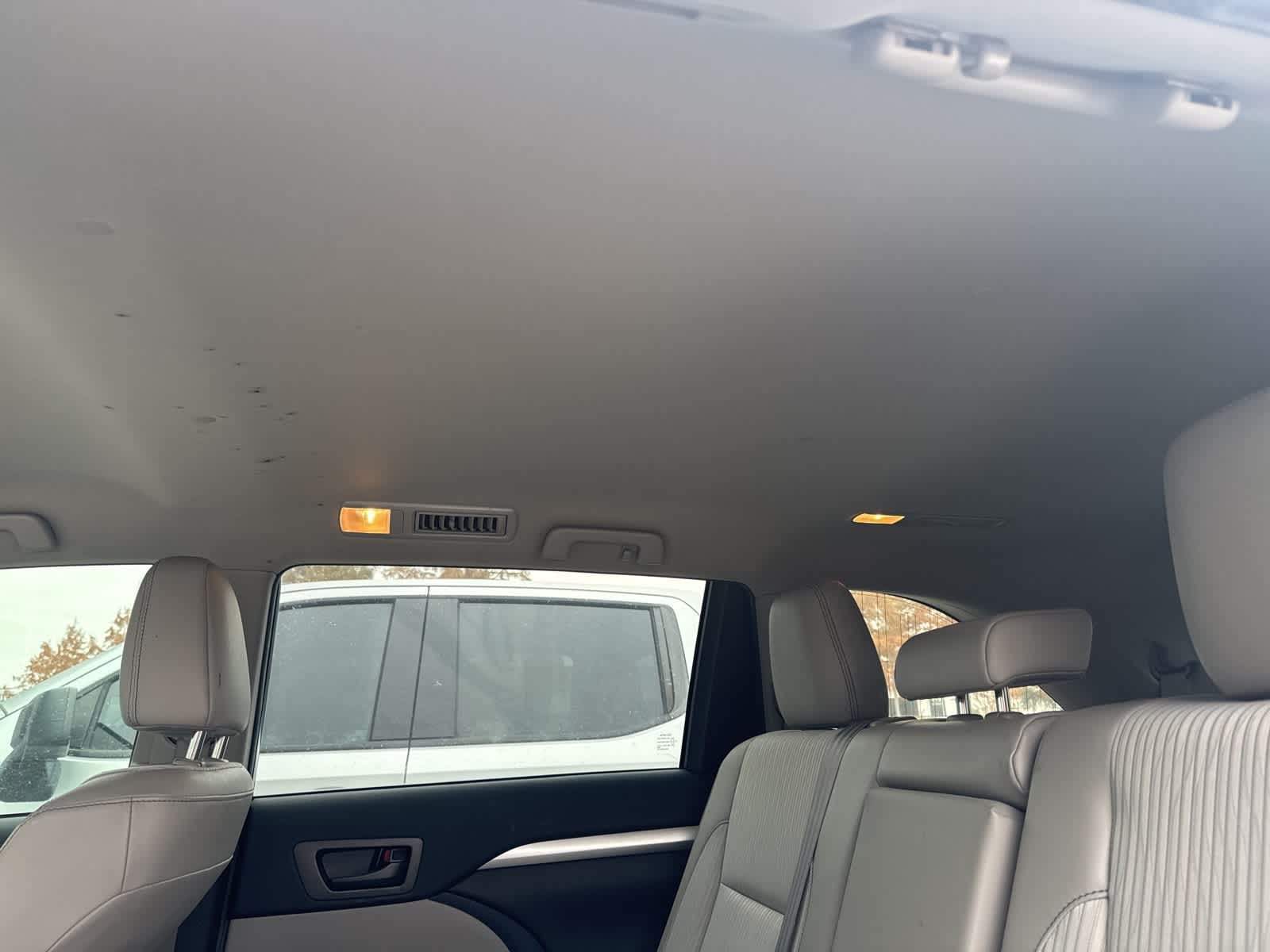 Thumbnail: 2019 Toyota Highlander - 15