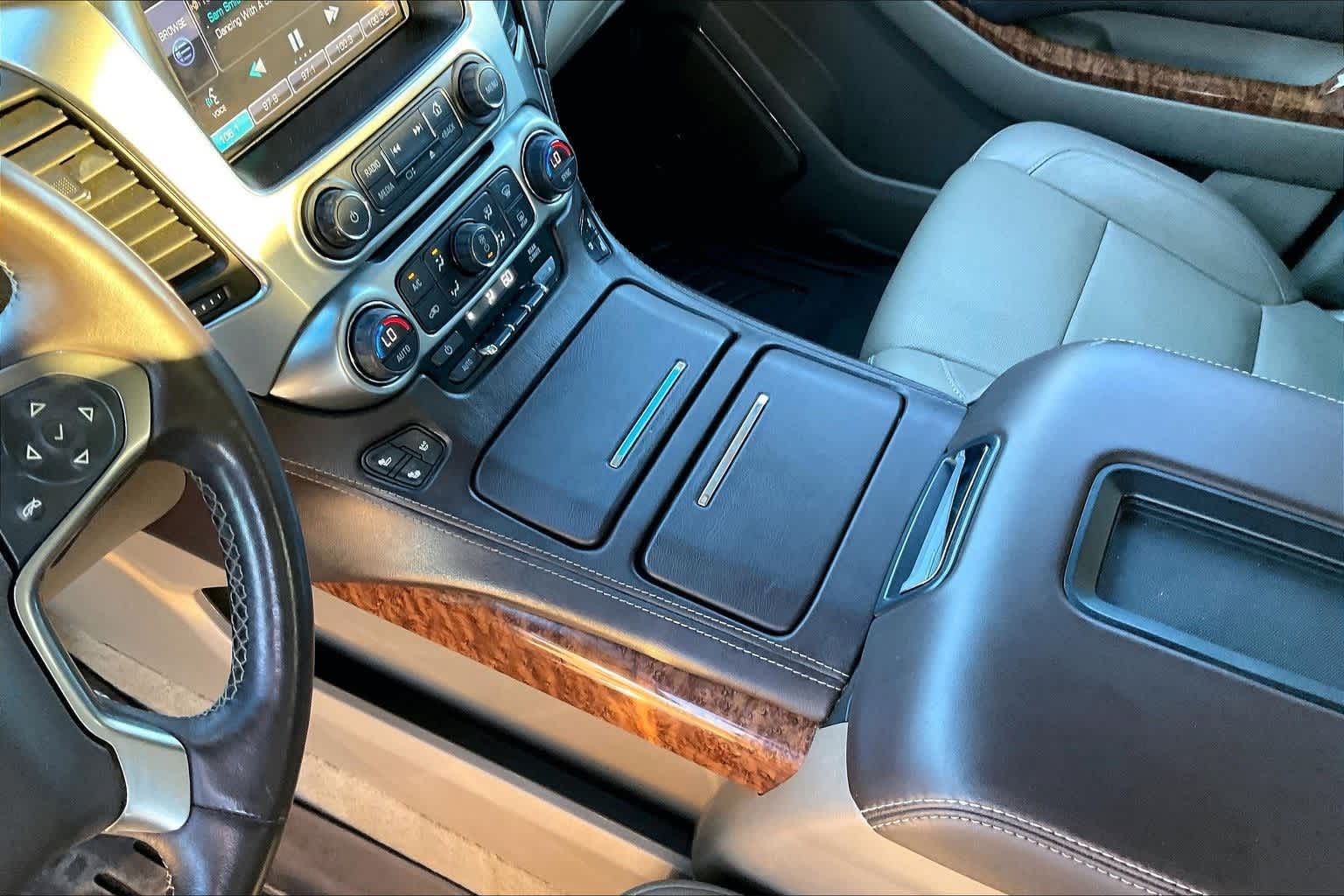 Thumbnail: 2015 Chevrolet Tahoe - 16