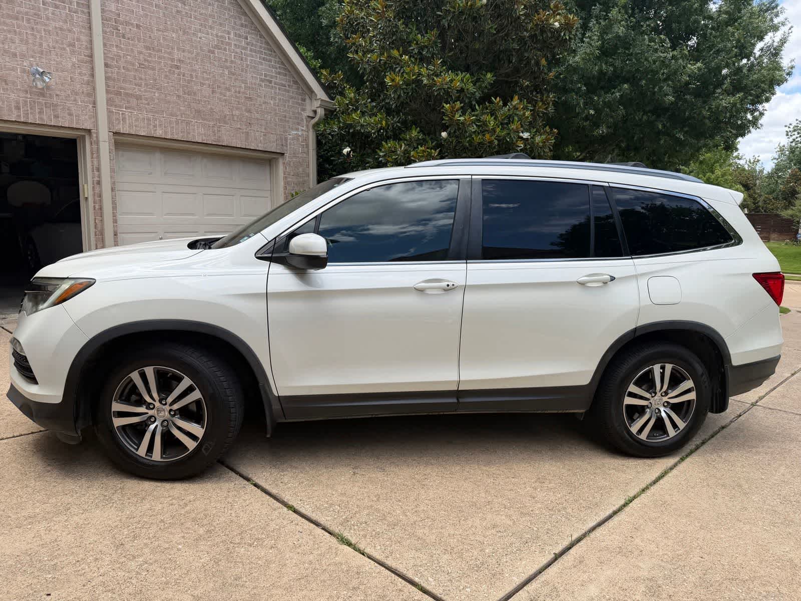 Thumbnail: 2016 Honda Pilot - 4