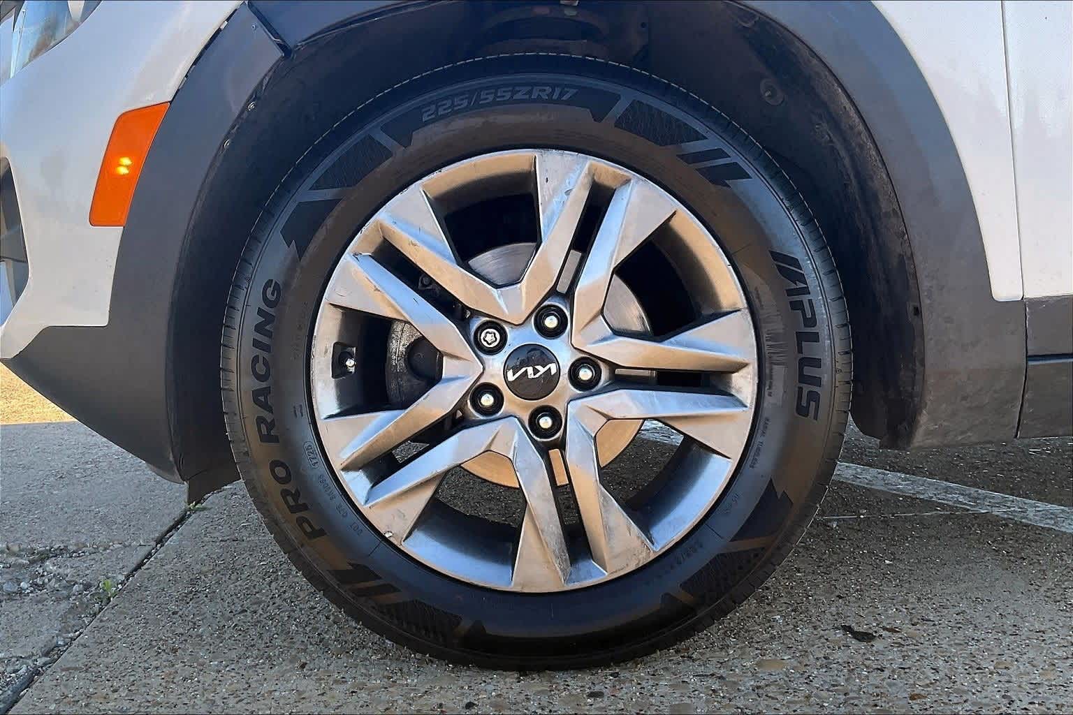 Thumbnail: 2023 Kia Seltos - 7