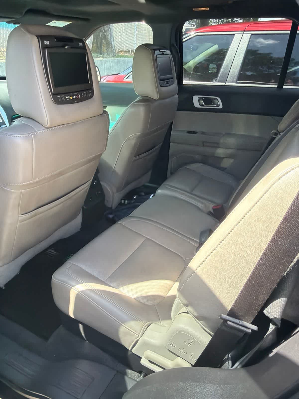 Thumbnail: 2011 Ford Explorer - 6