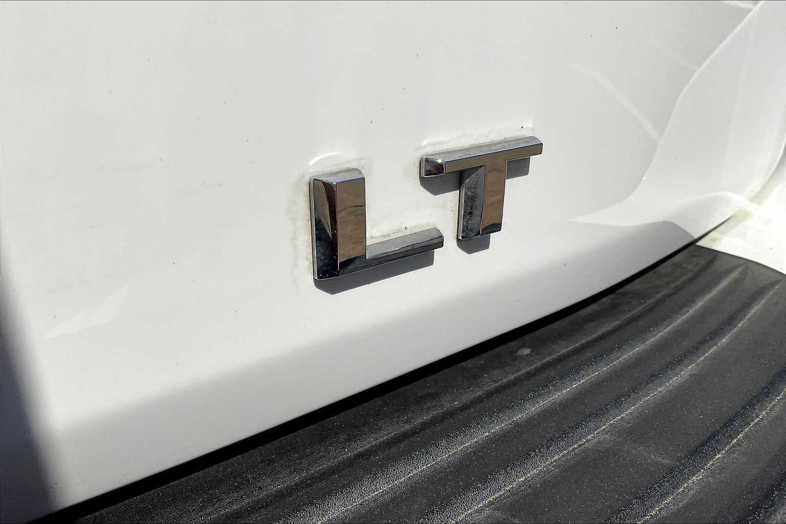 Thumbnail: 2023 Chevrolet Suburban - 7