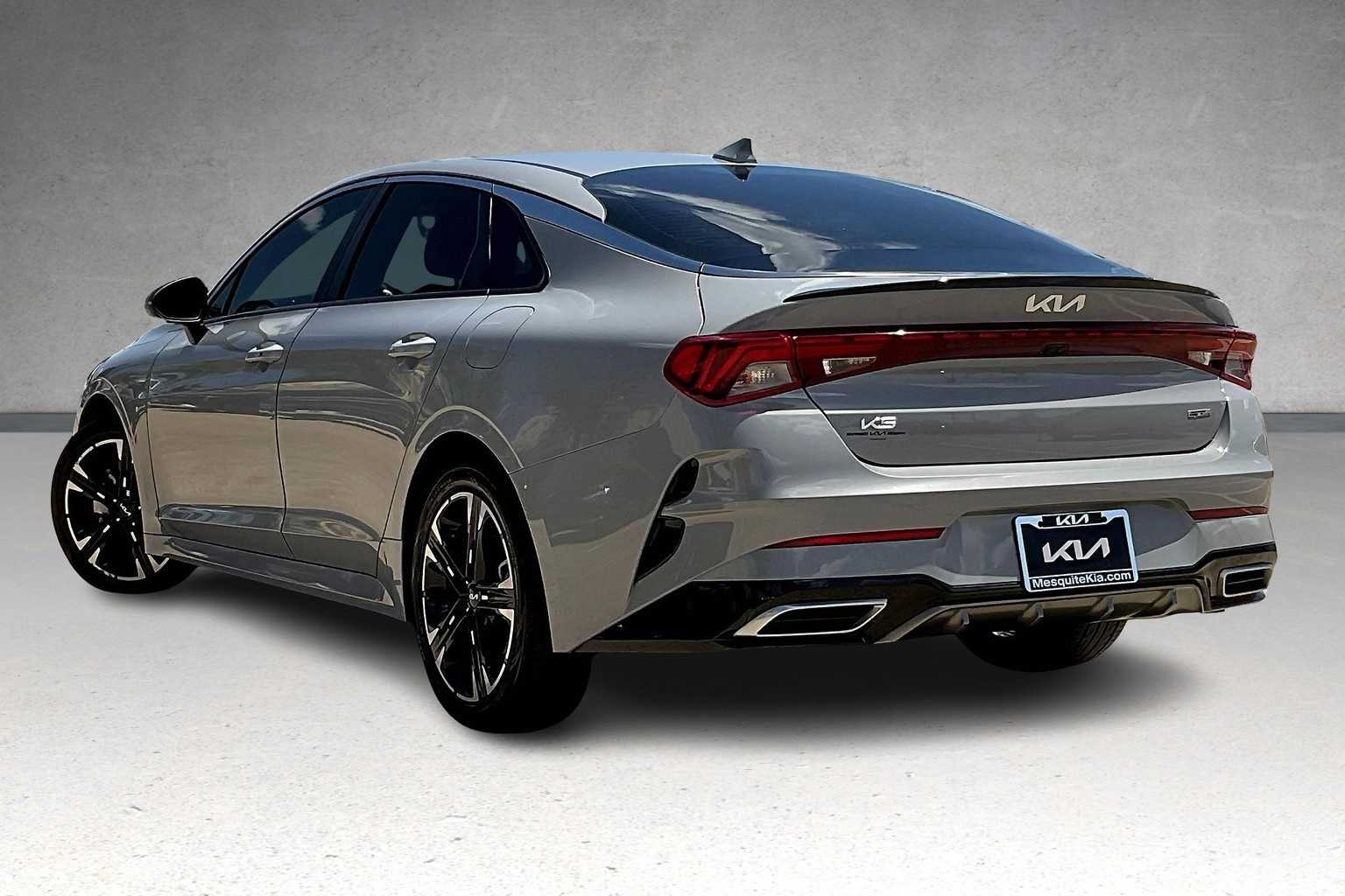 2024 Kia K5 GT-Line photo 4