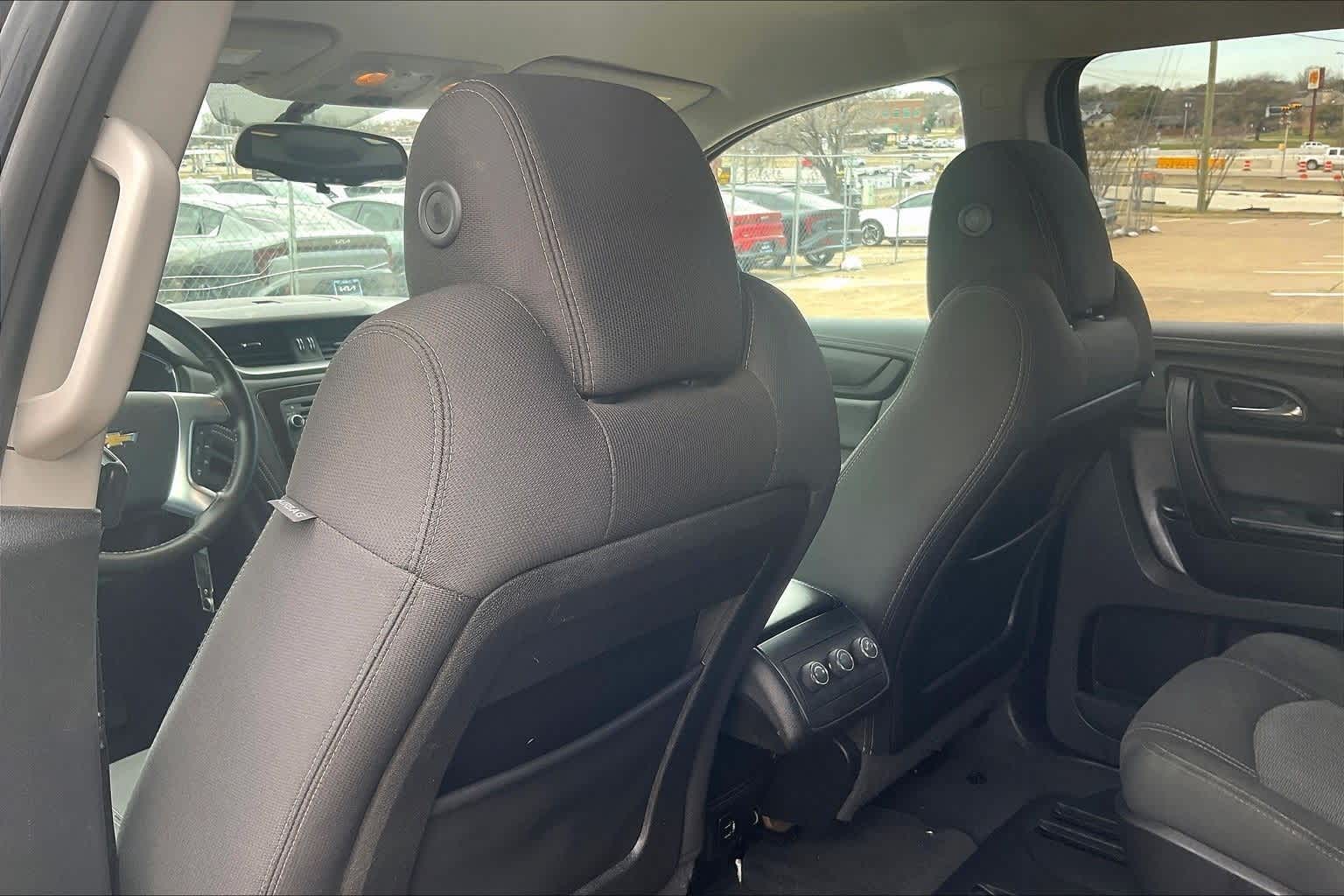 Thumbnail: 2017 Chevrolet Traverse - 11