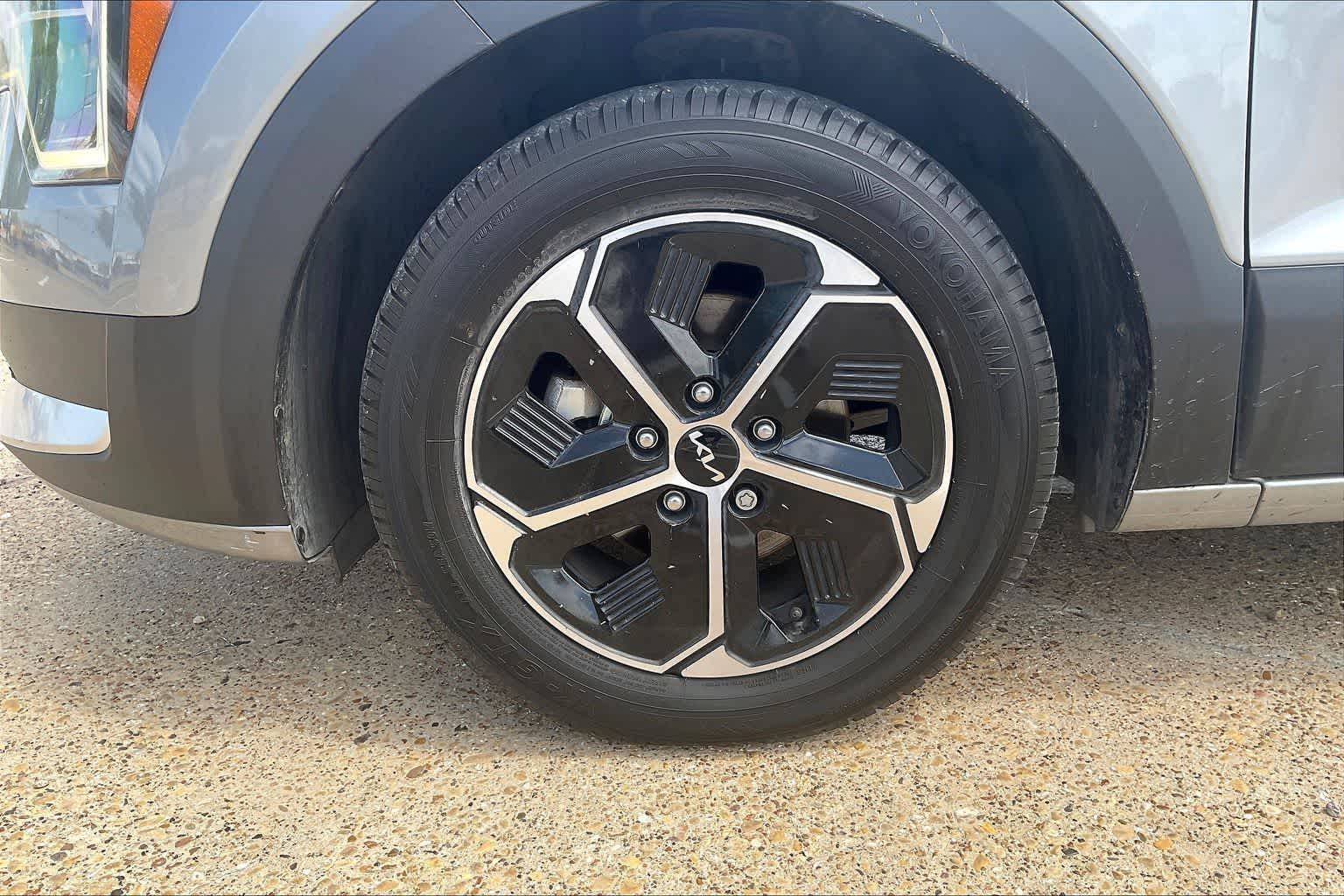 Thumbnail: 2024 Kia Niro - 8