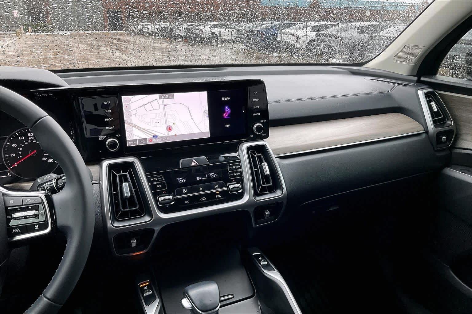 Thumbnail: 2023 Kia Sorento - 14