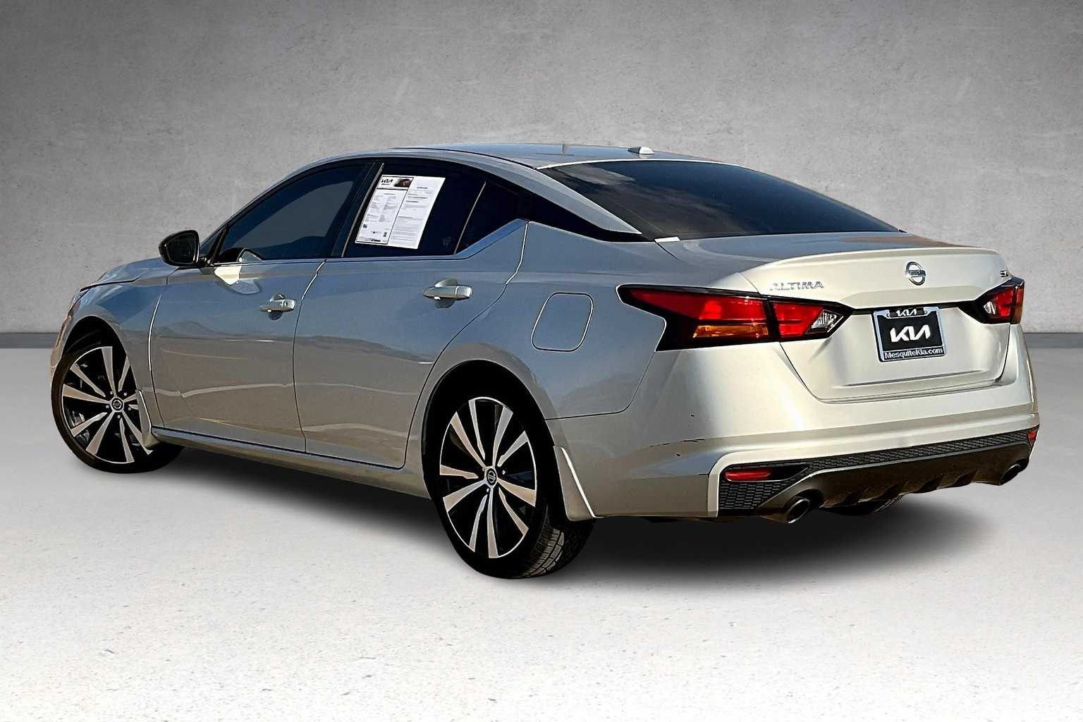 2019 Nissan Altima 2.5 SR photo 3