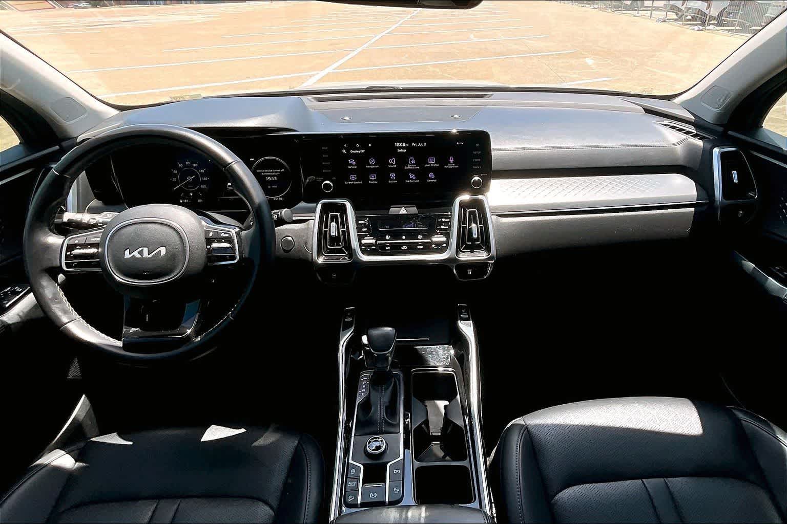 Thumbnail: 2023 Kia Sorento - 8