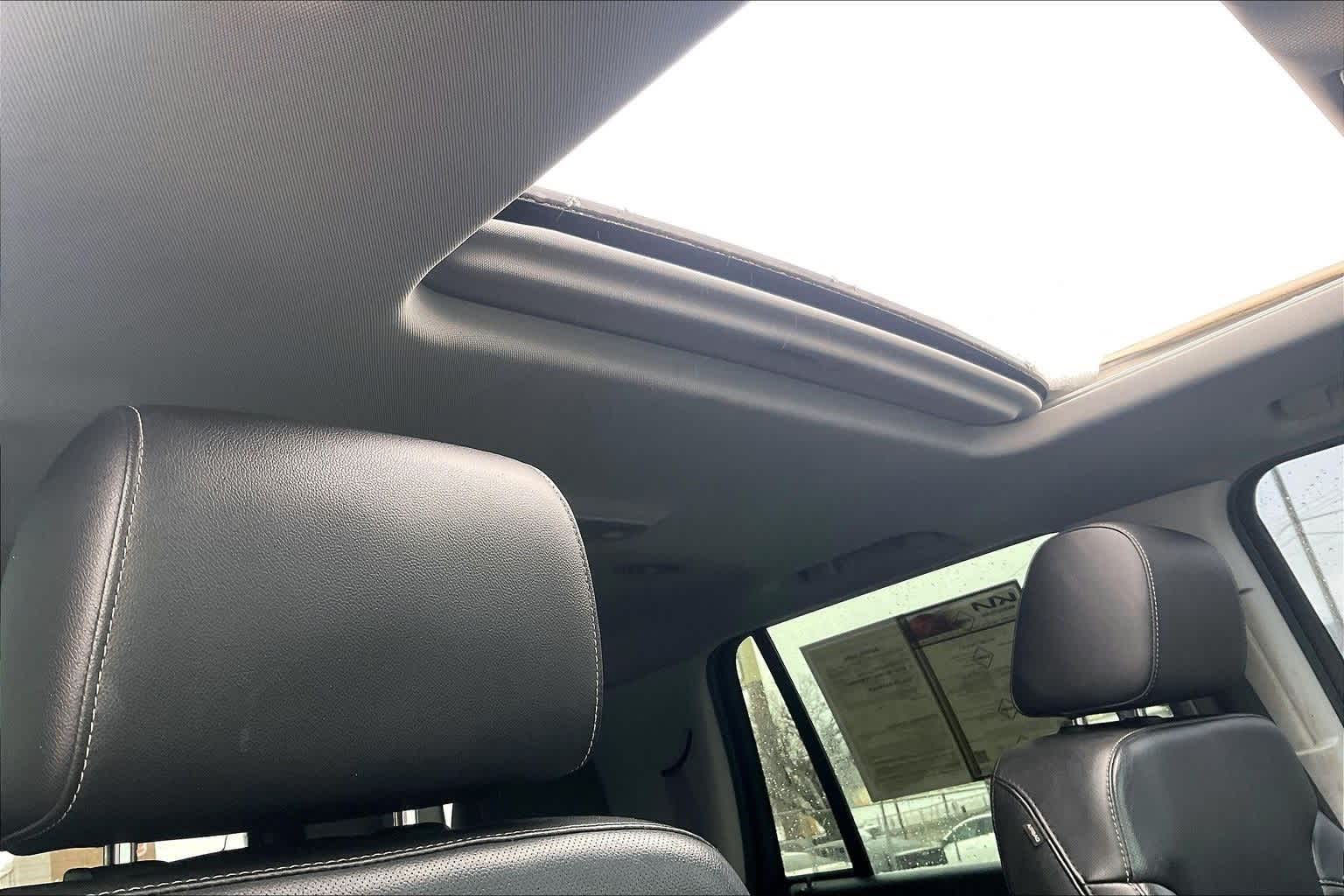 Thumbnail: 2015 GMC Yukon - 28