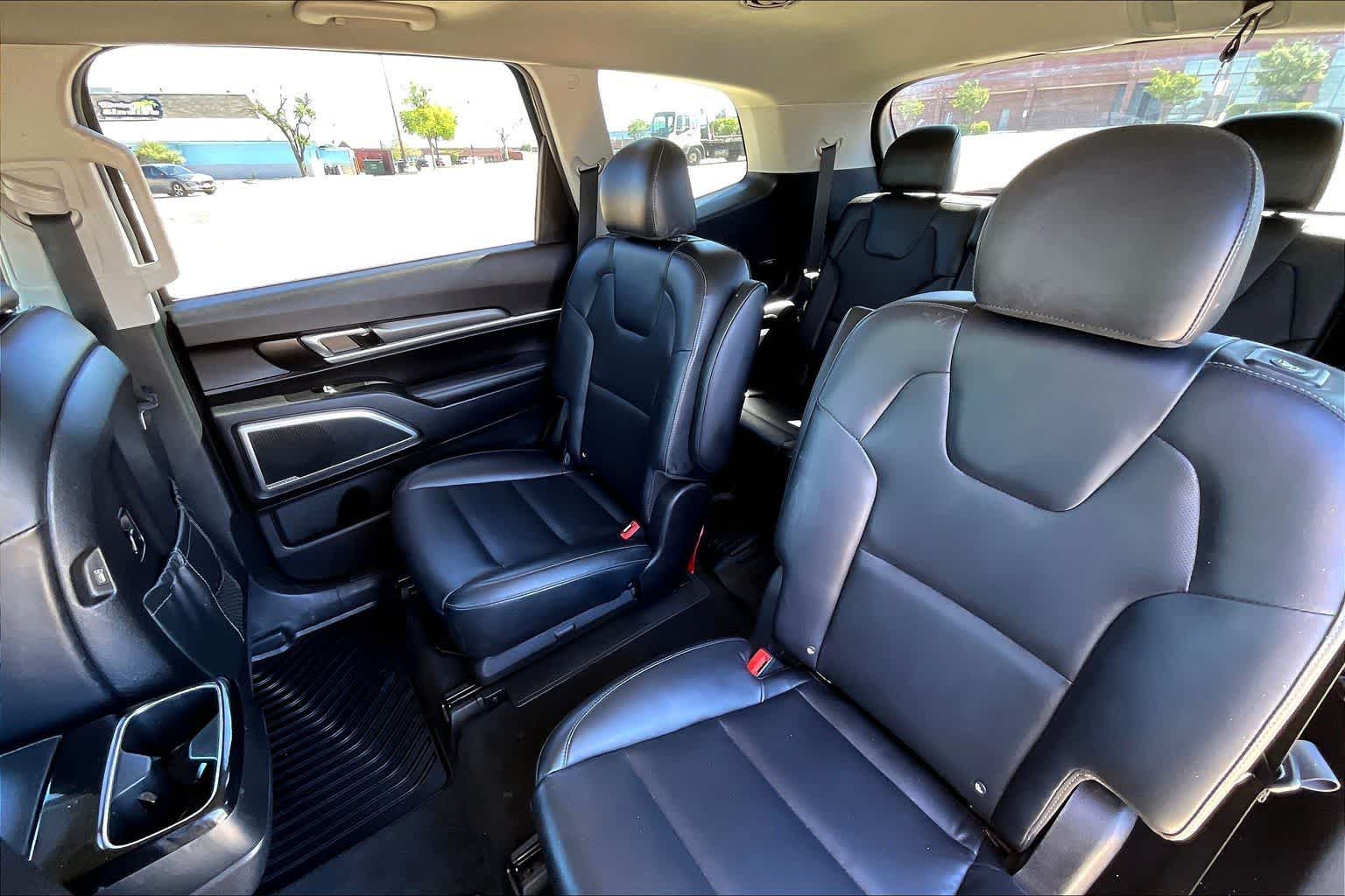 Thumbnail: 2022 Kia Telluride - 28