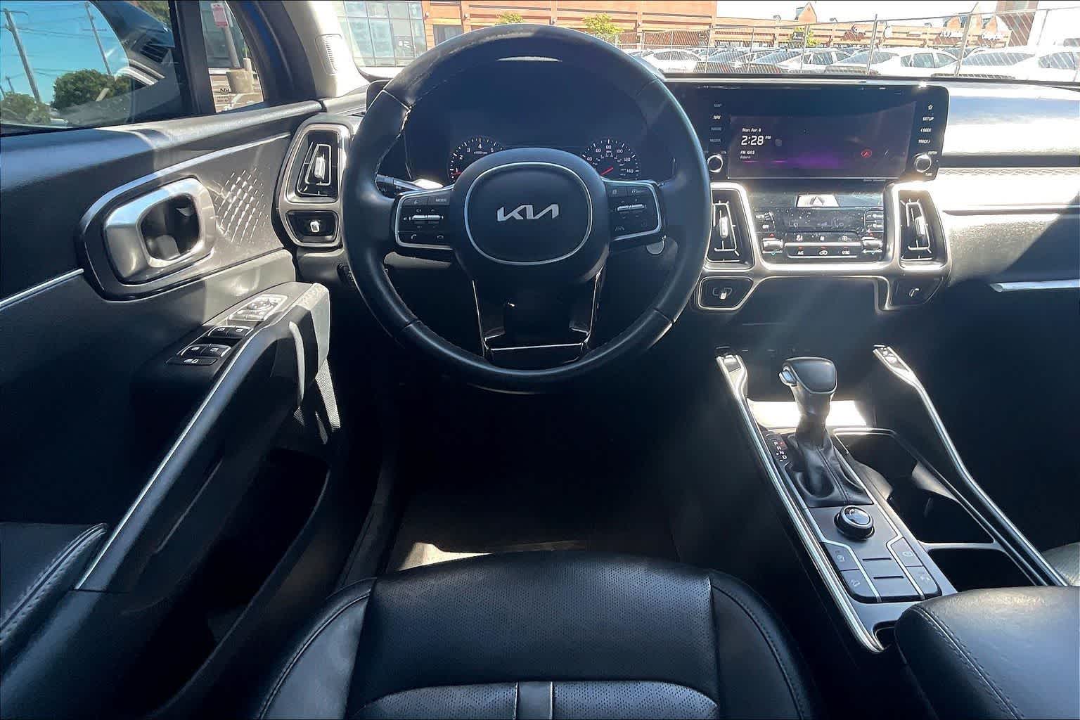 Thumbnail: 2023 Kia Sorento - 14