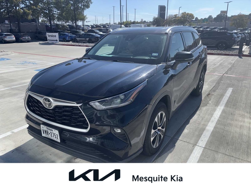 Used 2021 Toyota Highlander XLE SUV