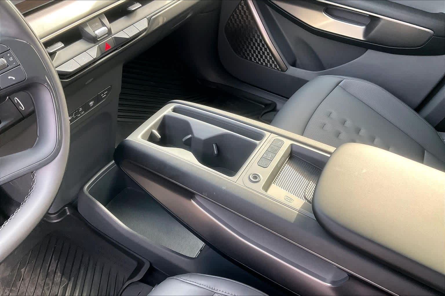 Thumbnail: 2026 Kia EV9 - 15