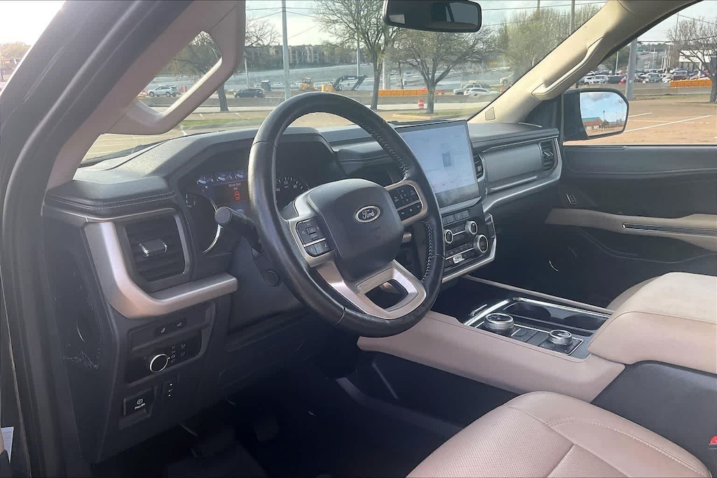 Used 2024 Ford Expedition Max XLT SUV